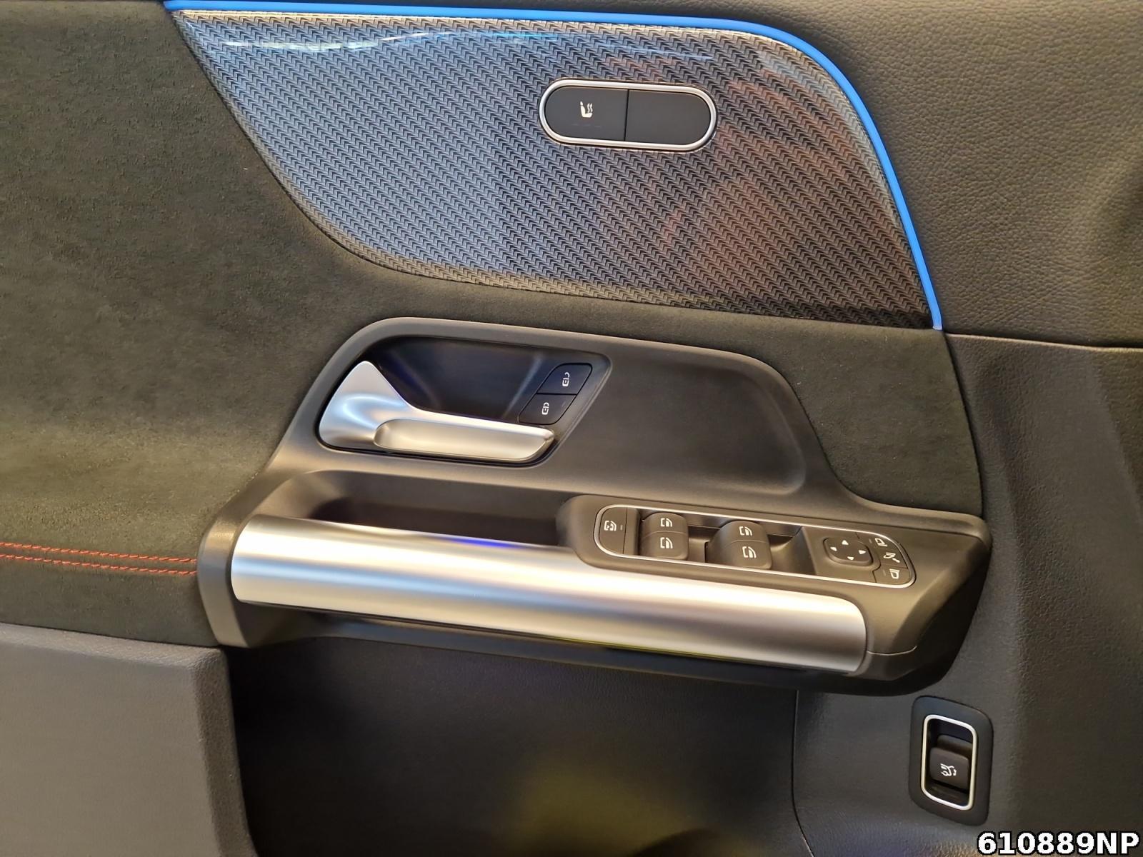 Fahrzeugabbildung Mercedes-Benz GLA 180 AMG AHK LED 360° Totwinkel 19
