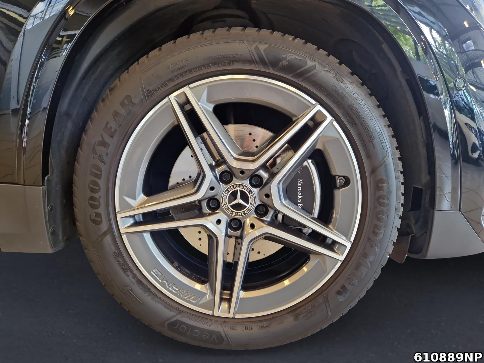 Fahrzeugabbildung Mercedes-Benz GLA 180 AMG AHK LED 360° Totwinkel 19