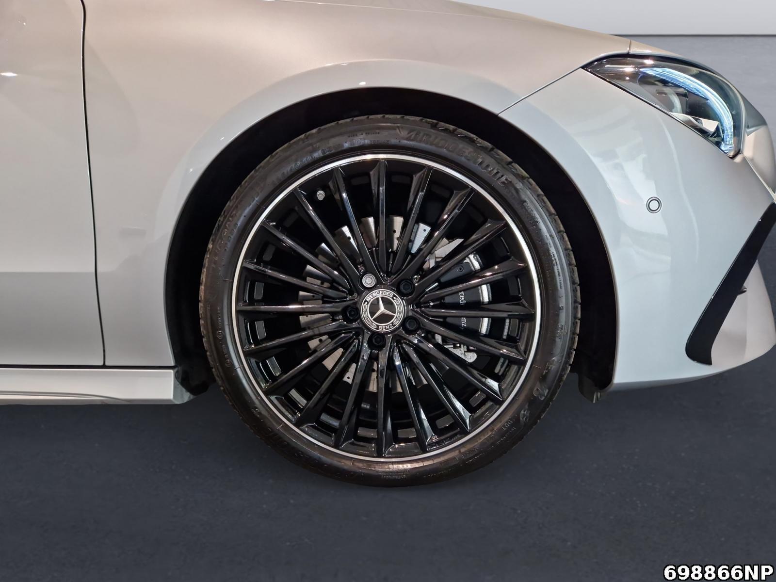 Fahrzeugabbildung Mercedes-Benz CLA 200 Shooting Brake AMG Night Panorama Burmester 360°LED