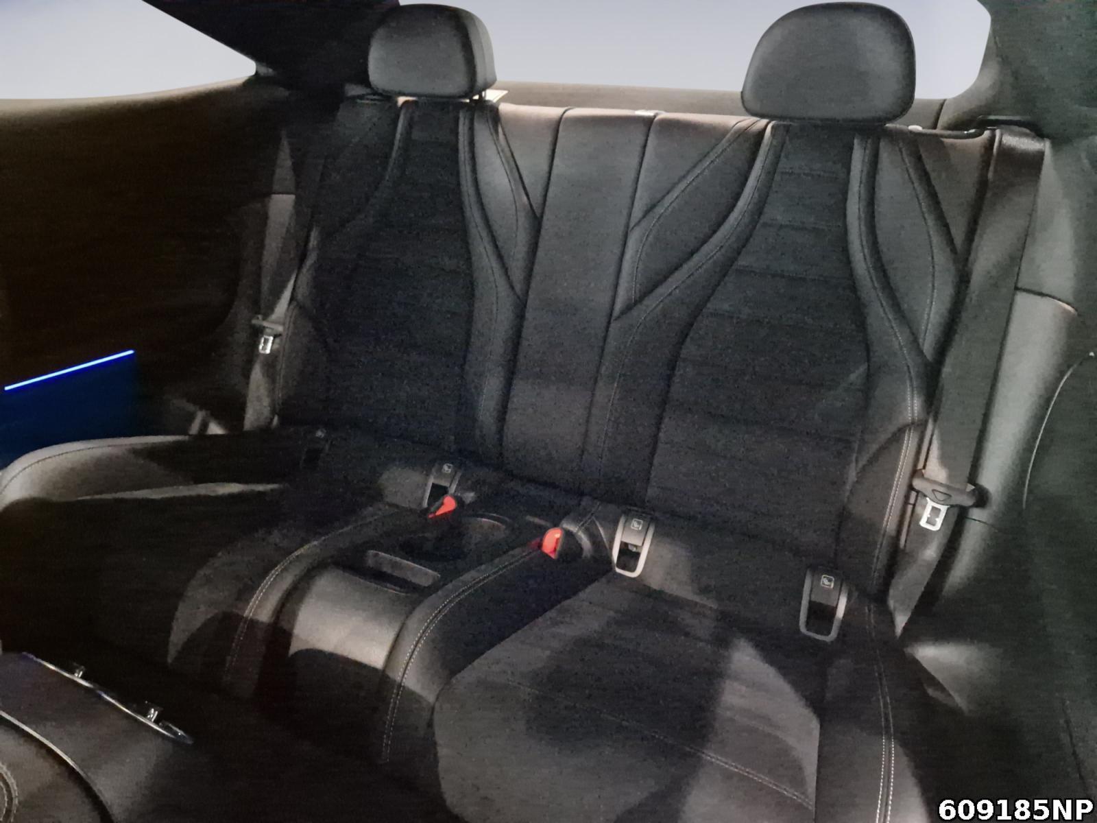 Fahrzeugabbildung Mercedes-Benz CLE 300 4M AMG Coupé Panorama DIGITAL LIGHT 360°