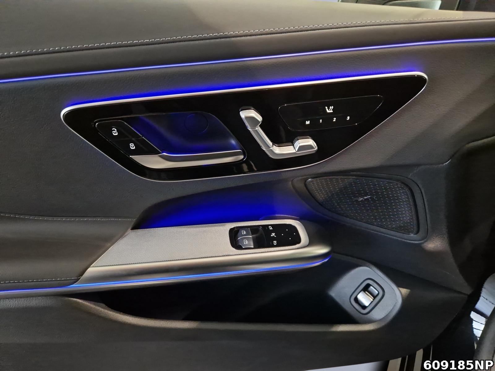 Fahrzeugabbildung Mercedes-Benz CLE 300 4M AMG Coupé Panorama DIGITAL LIGHT 360°