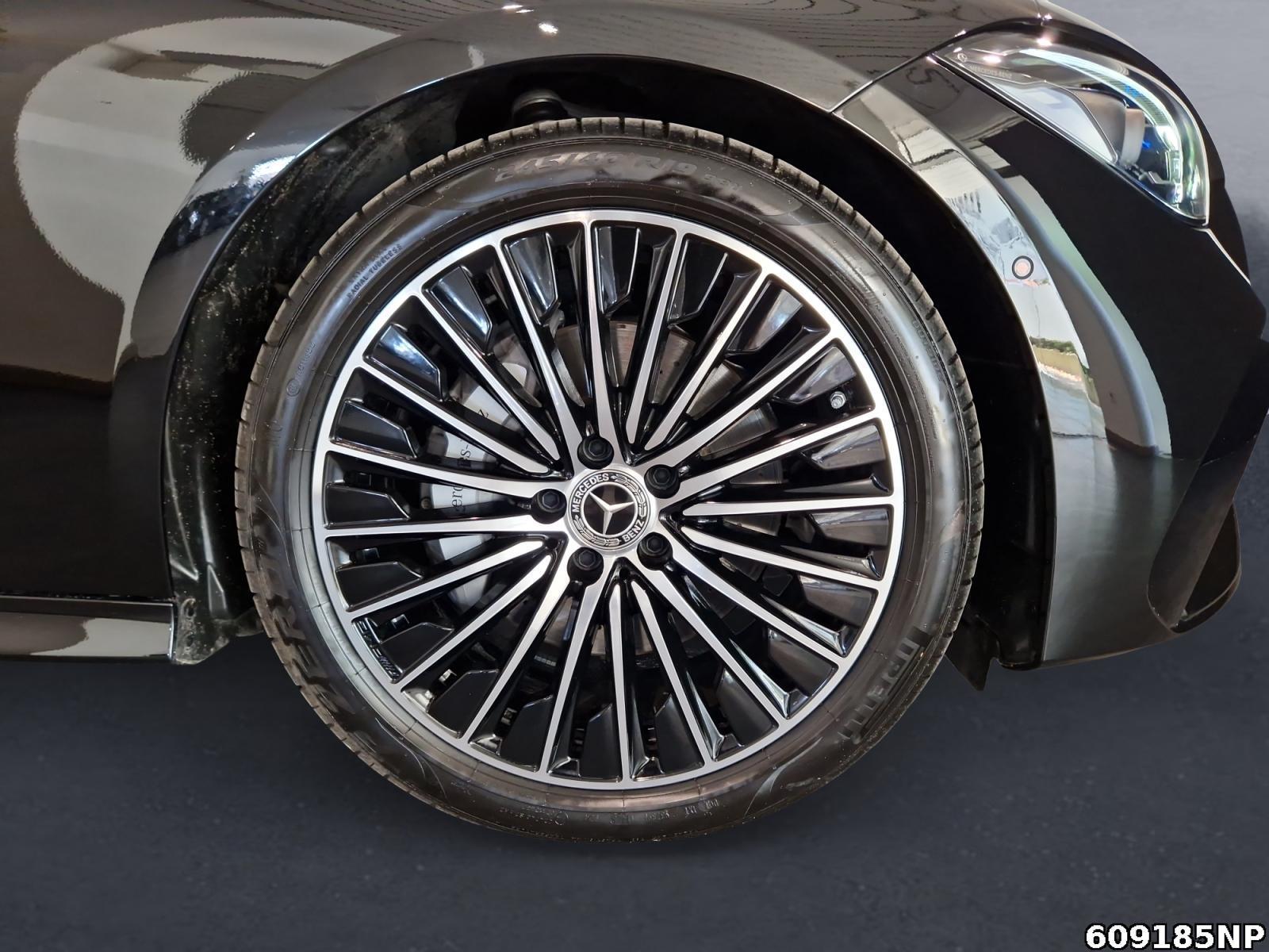 Fahrzeugabbildung Mercedes-Benz CLE 300 4M AMG Coupé Panorama DIGITAL LIGHT 360°