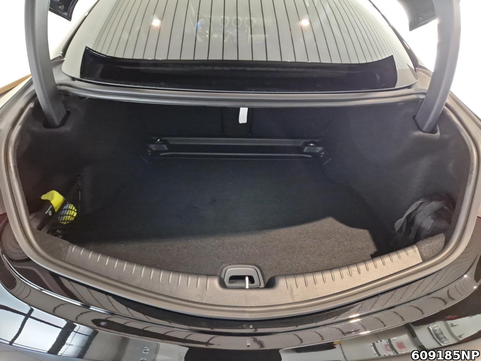 Fahrzeugabbildung Mercedes-Benz CLE 300 4M AMG Coupé Panorama DIGITAL LIGHT 360°