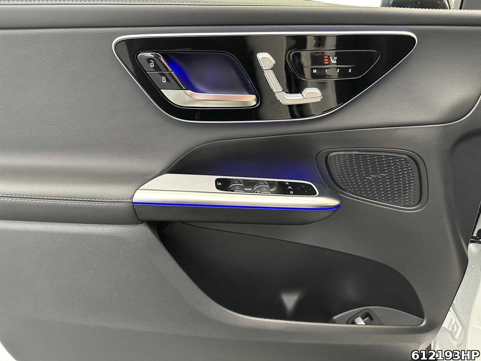 Fahrzeugabbildung Mercedes-Benz GLC 300 e 4M AMG AHK Digital Light Keyless 360°