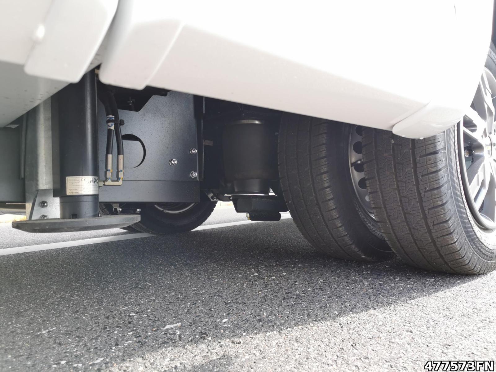 Fahrzeugabbildung Kabe Imperial R i830 / 810 LGB Cinderella AHK RWD