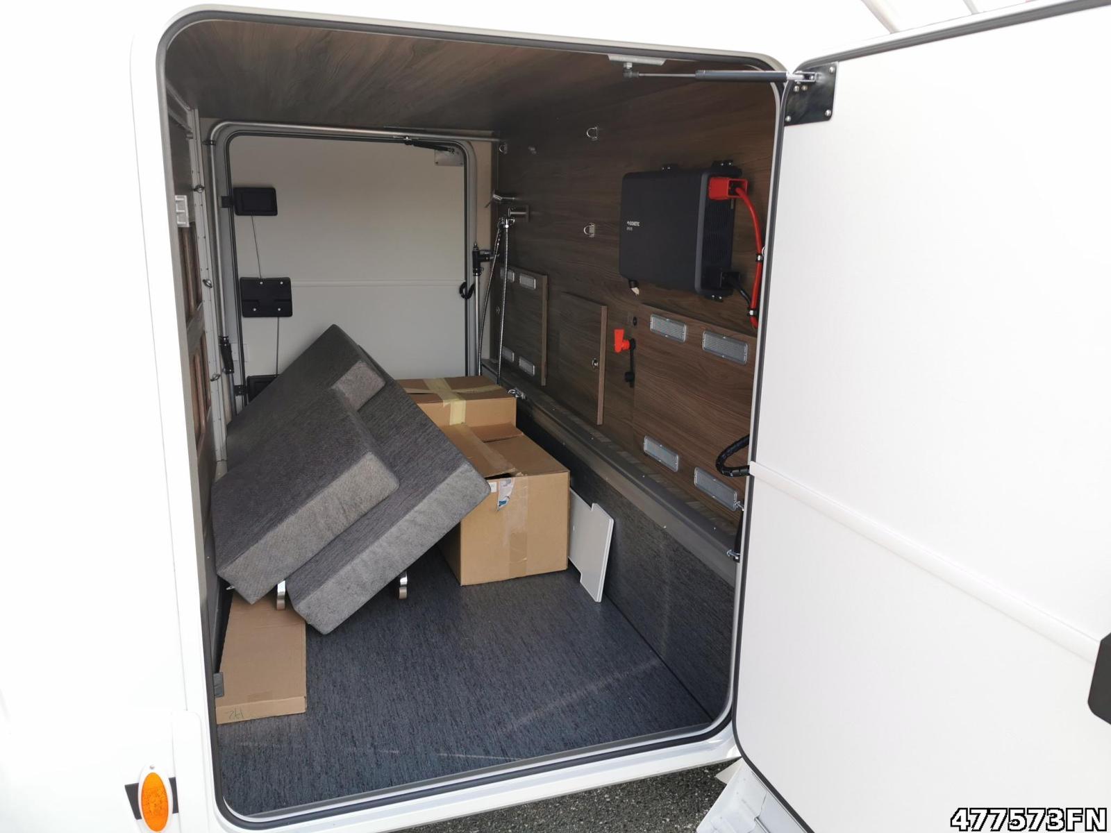 Fahrzeugabbildung Kabe Imperial R i830 / 810 LGB Cinderella AHK RWD
