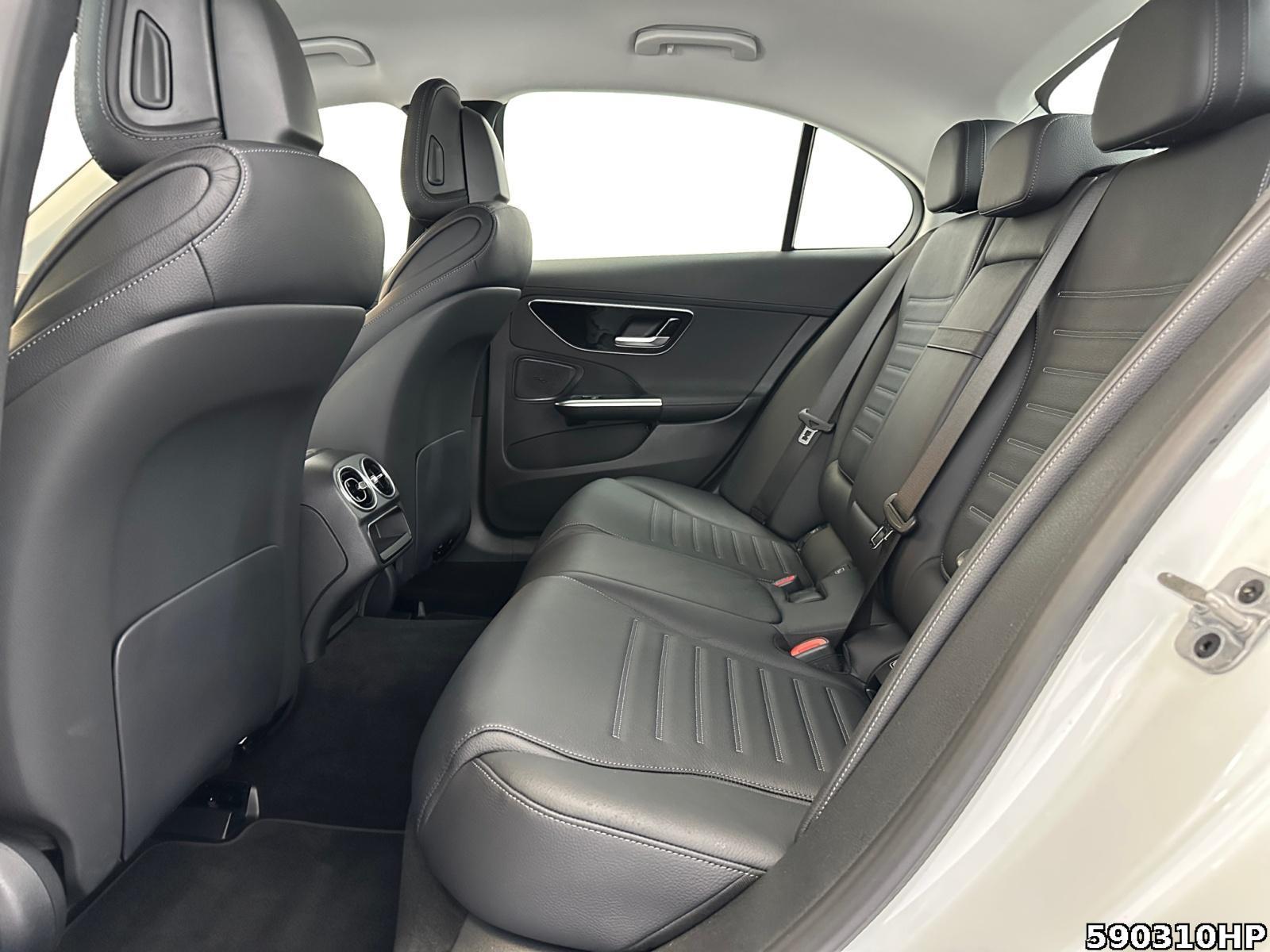 Fahrzeugabbildung Mercedes-Benz C 300 AMG Line Ambiente Kamera KEYLESS CarPlay