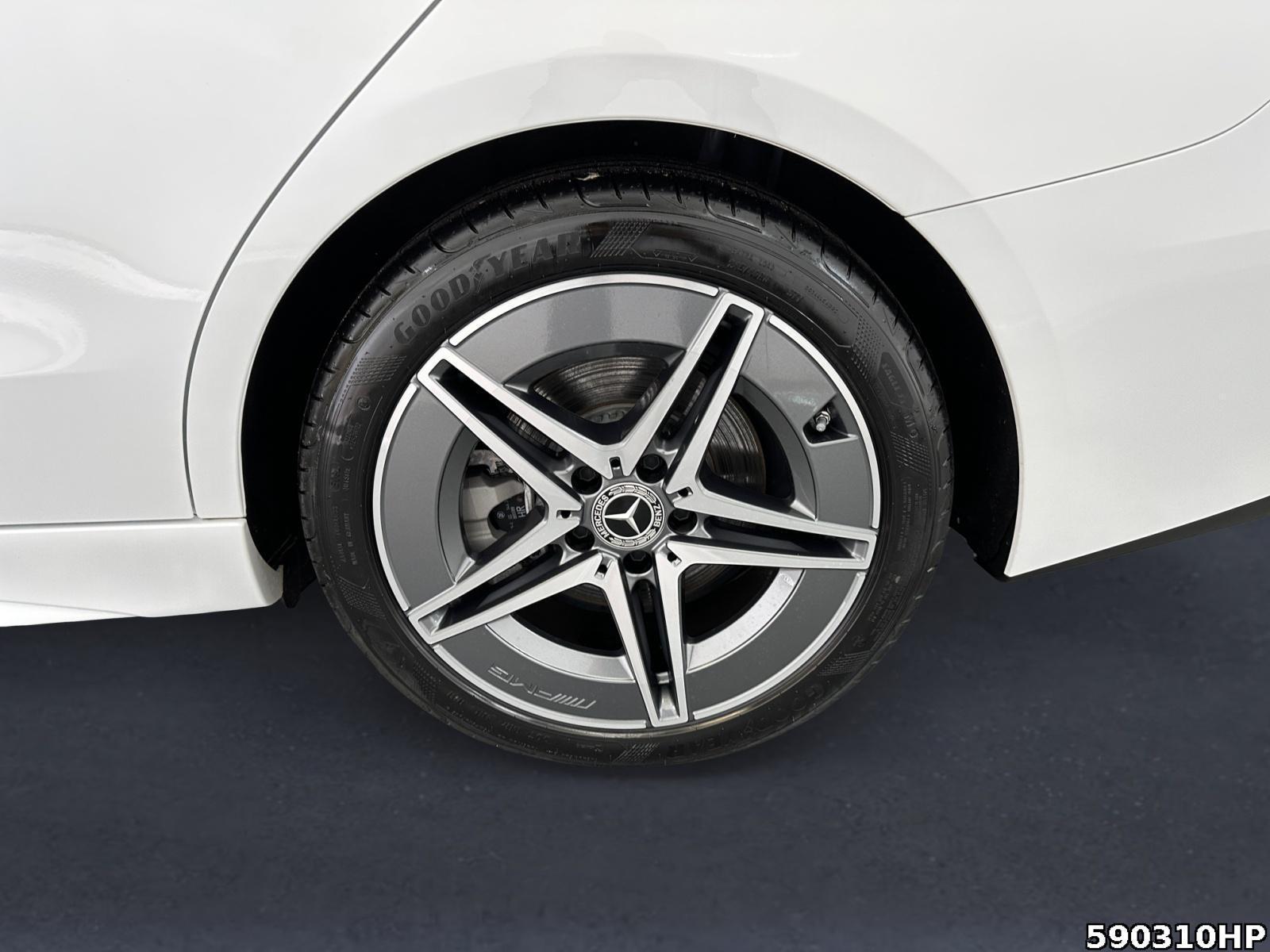 Fahrzeugabbildung Mercedes-Benz C 300 AMG Line Ambiente Kamera KEYLESS CarPlay