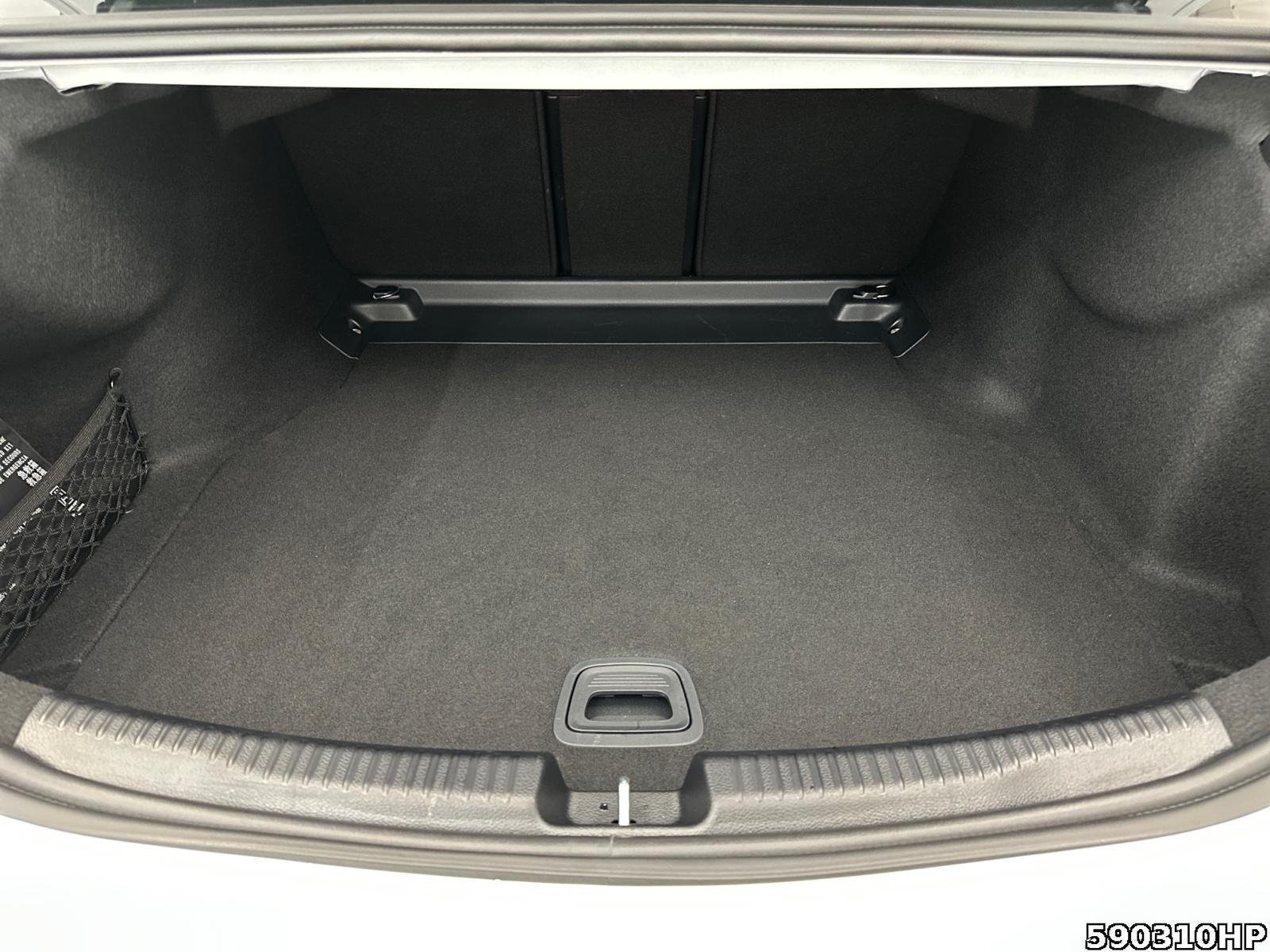 Fahrzeugabbildung Mercedes-Benz C 300 AMG Line Ambiente Kamera KEYLESS CarPlay