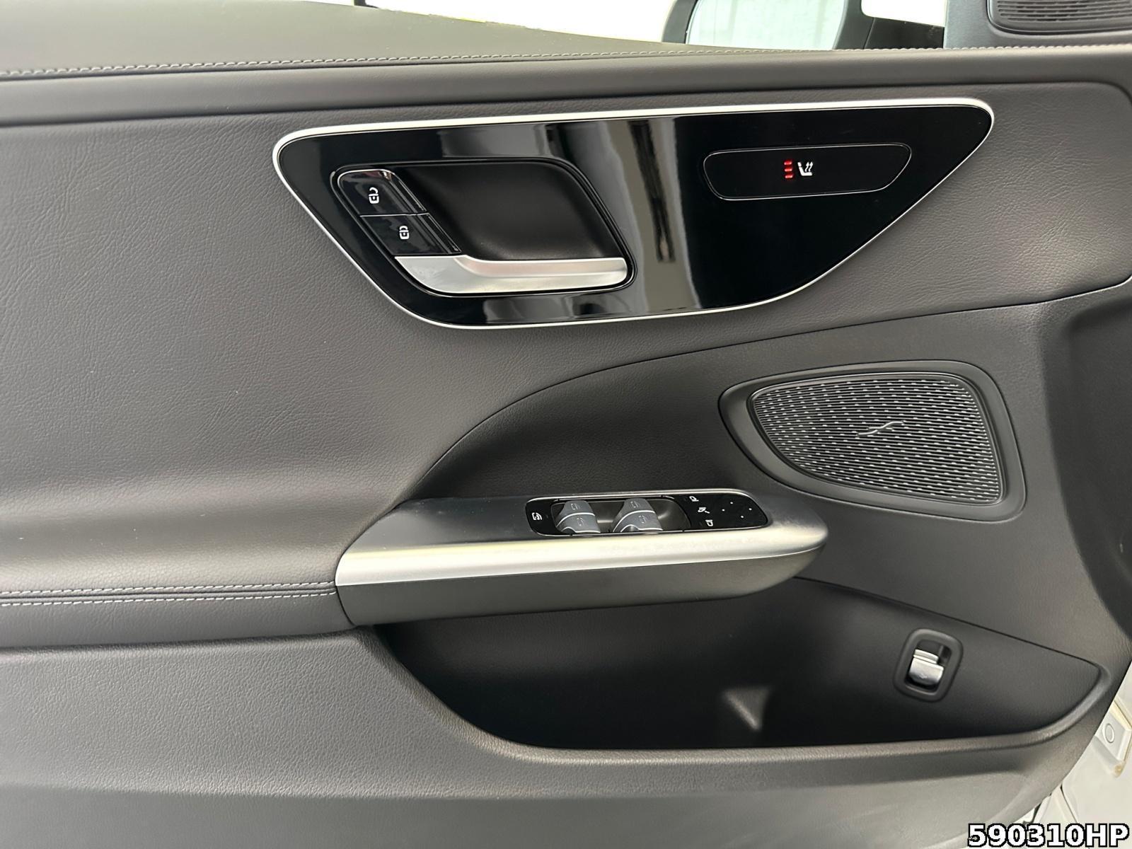 Fahrzeugabbildung Mercedes-Benz C 300 AMG Line Ambiente Kamera KEYLESS CarPlay