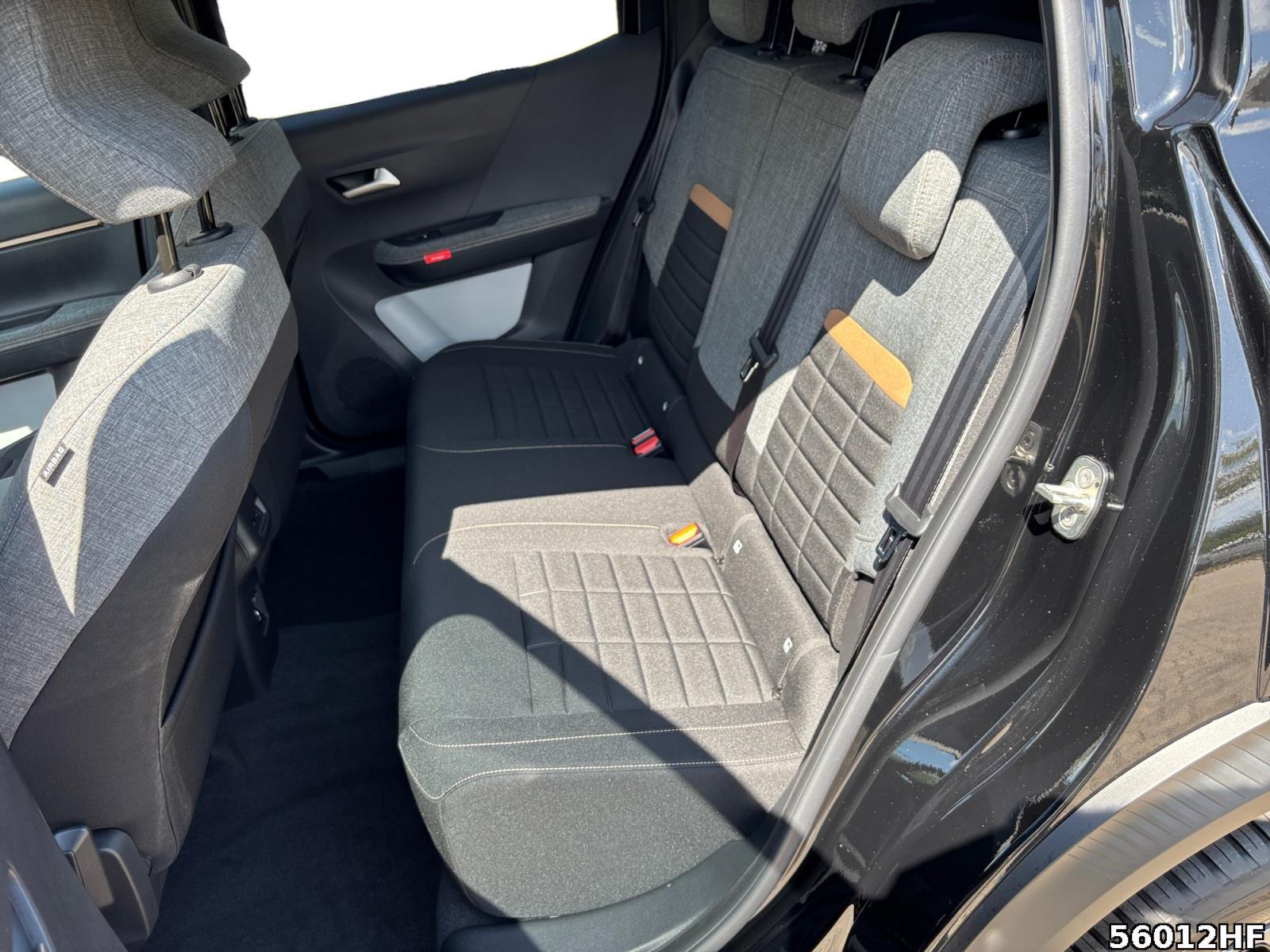 Fahrzeugabbildung Citroën C3 Aircross Plus Hybrid 145 PS AT