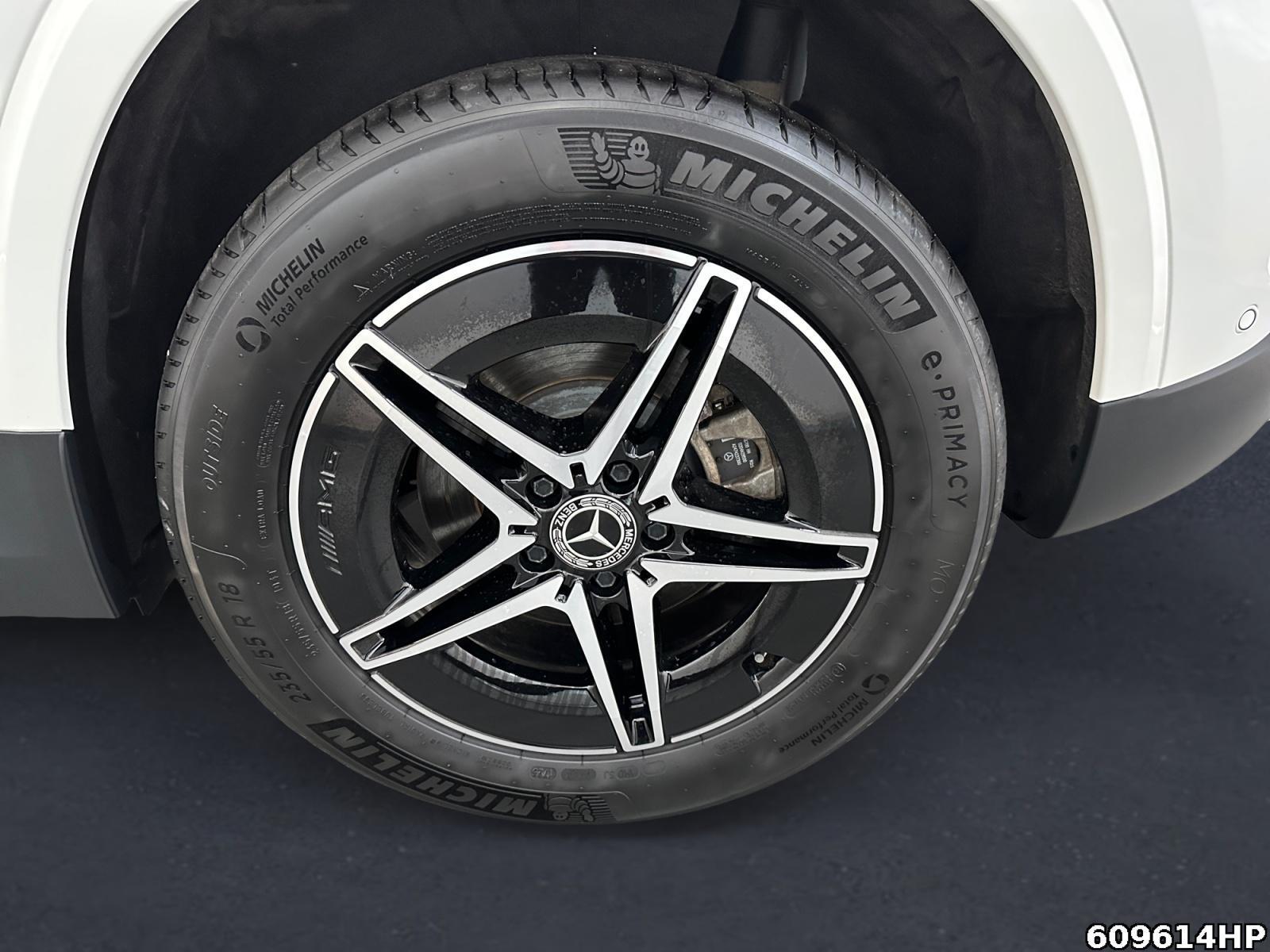 Fahrzeugabbildung Mercedes-Benz EQA AMG Pano Kamera Ambiente Totwinkel DAB