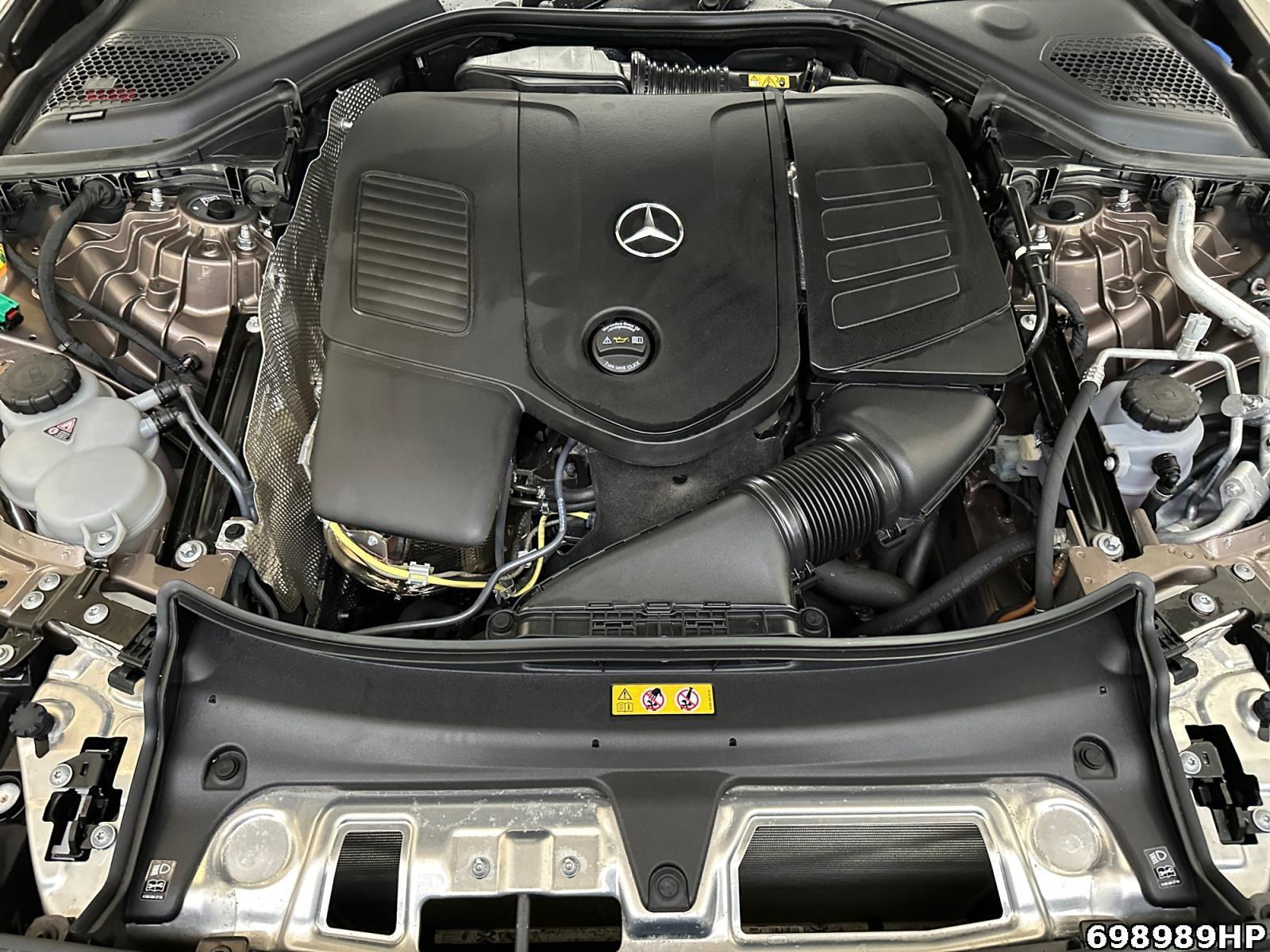 Fahrzeugabbildung Mercedes-Benz E 300 e T AMG Pano AHK Memory Digital-Light 360°