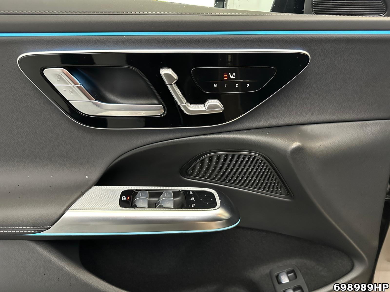 Fahrzeugabbildung Mercedes-Benz E 300 e T AMG Pano AHK Memory Digital-Light 360°
