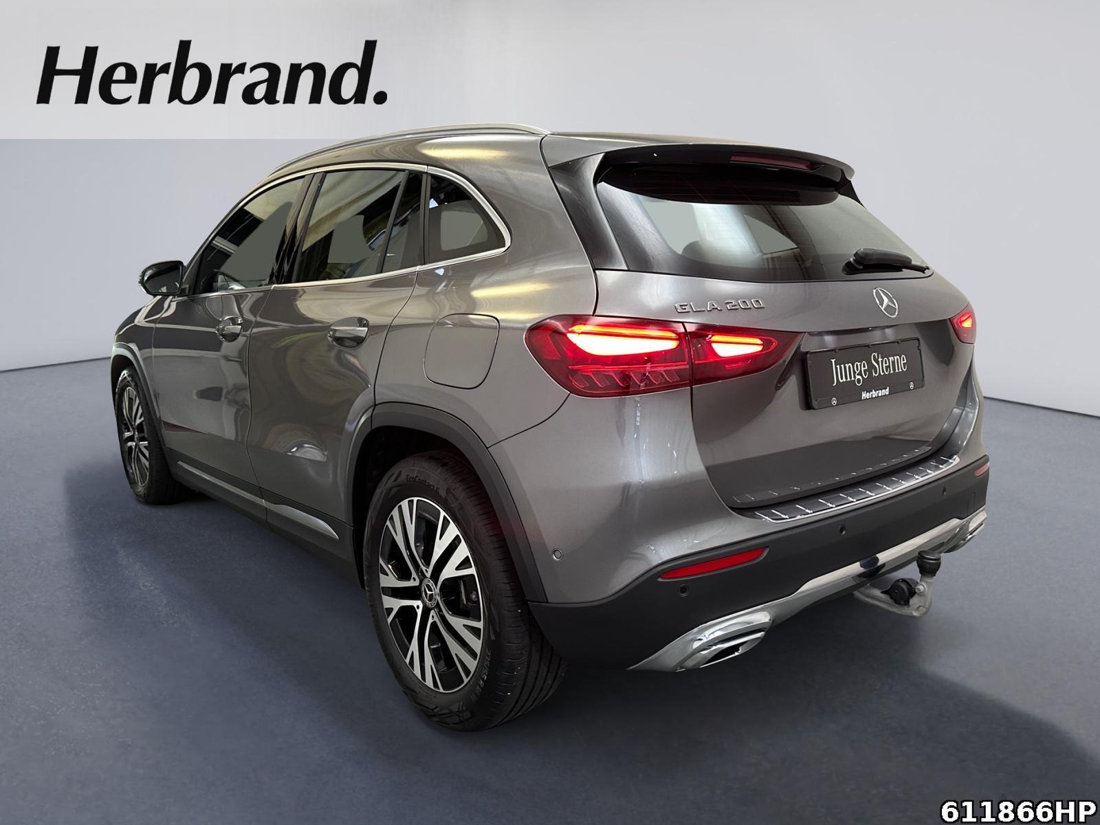 Fahrzeugabbildung Mercedes-Benz GLA 200 Progressive DISTRONIC AHK Rückfahrkamera
