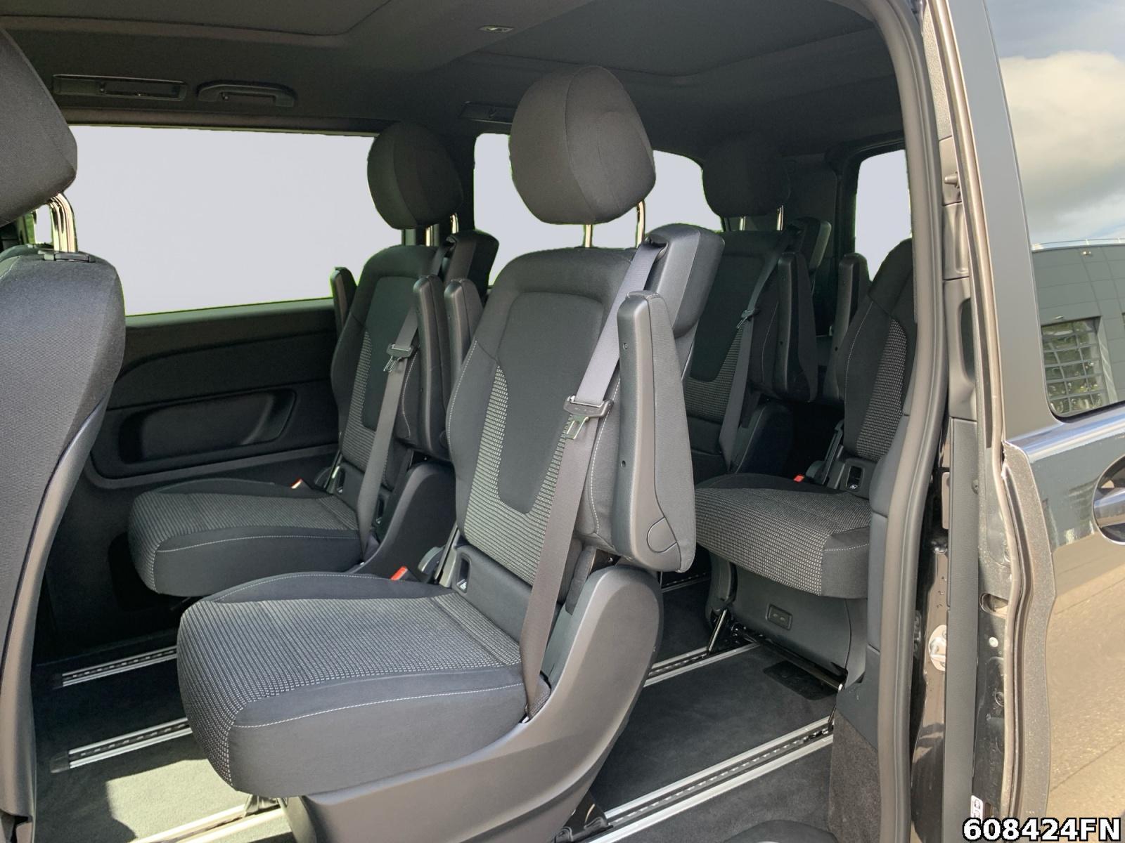 Fahrzeugabbildung Mercedes-Benz V 300 STYLE L *PANO-DACH*STANDHEIZ*AHK*6 SITZE*