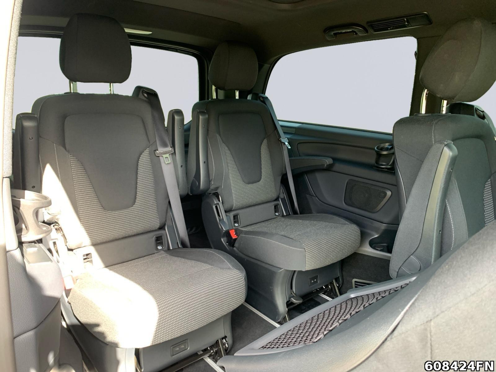 Fahrzeugabbildung Mercedes-Benz V 300 STYLE L *PANO-DACH*STANDHEIZ*AHK*6 SITZE*