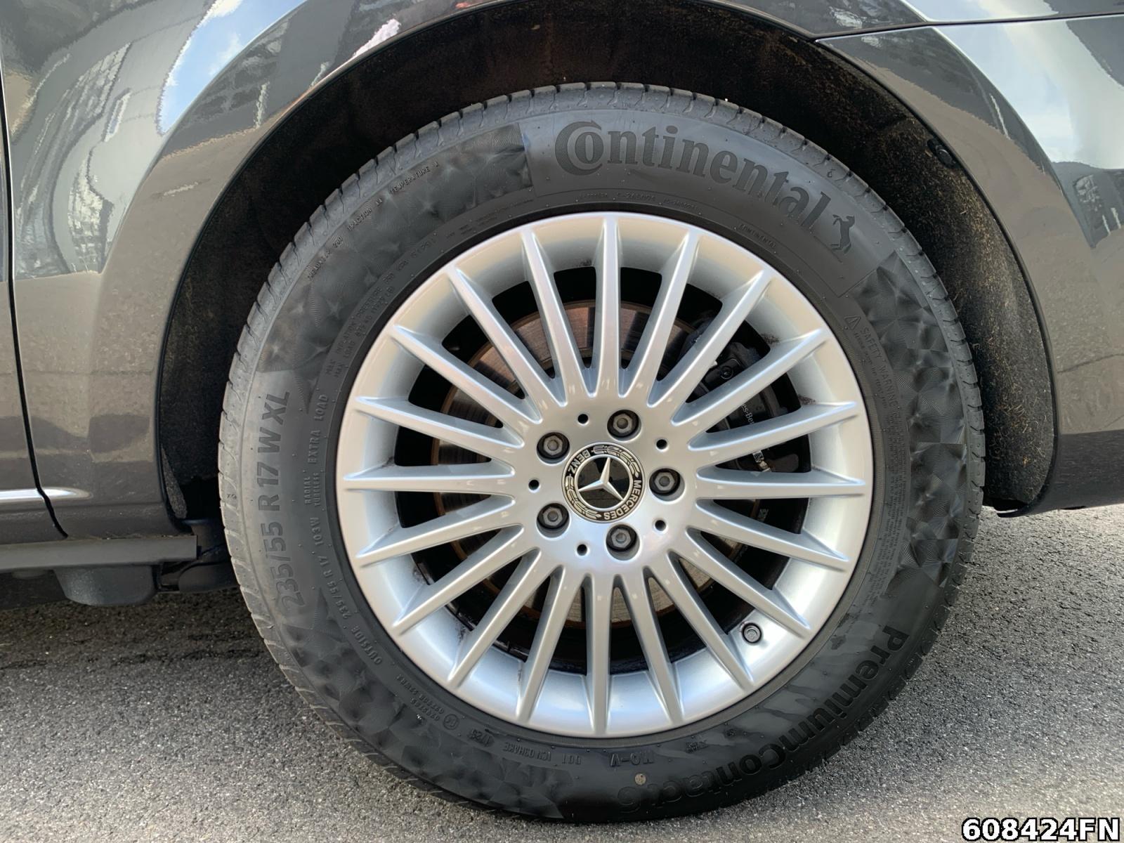 Fahrzeugabbildung Mercedes-Benz V 300 STYLE L *PANO-DACH*STANDHEIZ*AHK*6 SITZE*