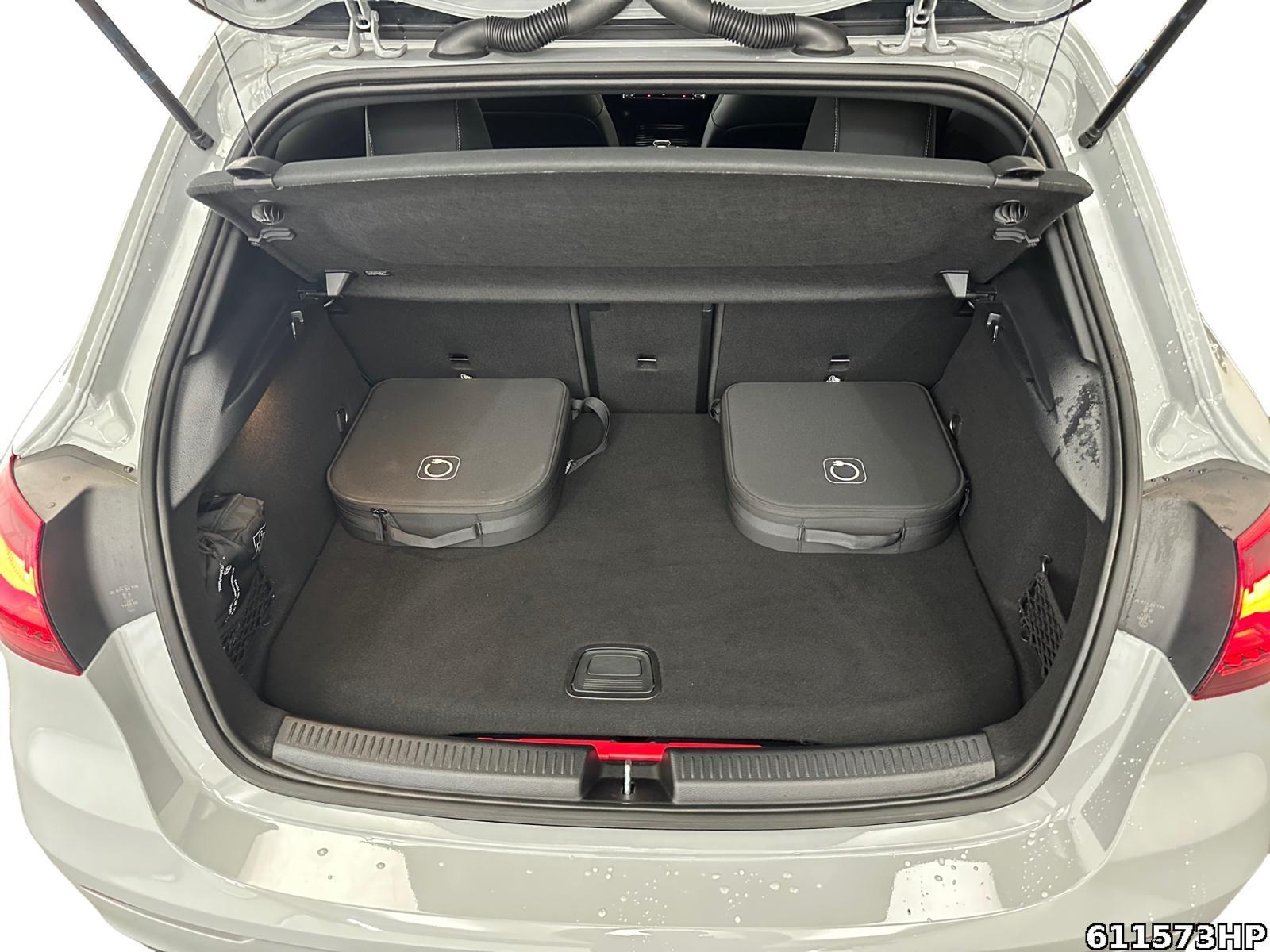Fahrzeugabbildung Mercedes-Benz A 250 AMG Night Distronic Ambiente Totw. Keyl.