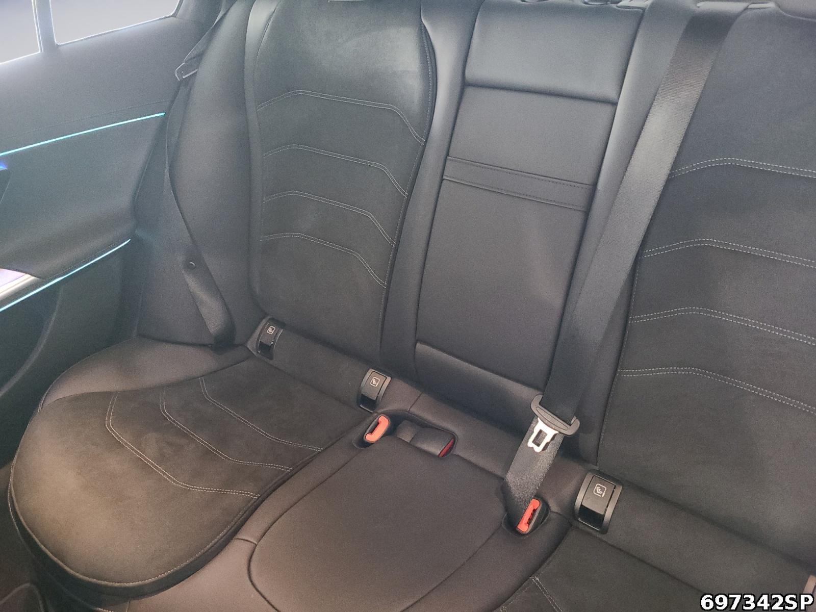 Fahrzeugabbildung Mercedes-Benz E 300 e AMG Pano BURMESTER Memory DIGITAL LIGHT.