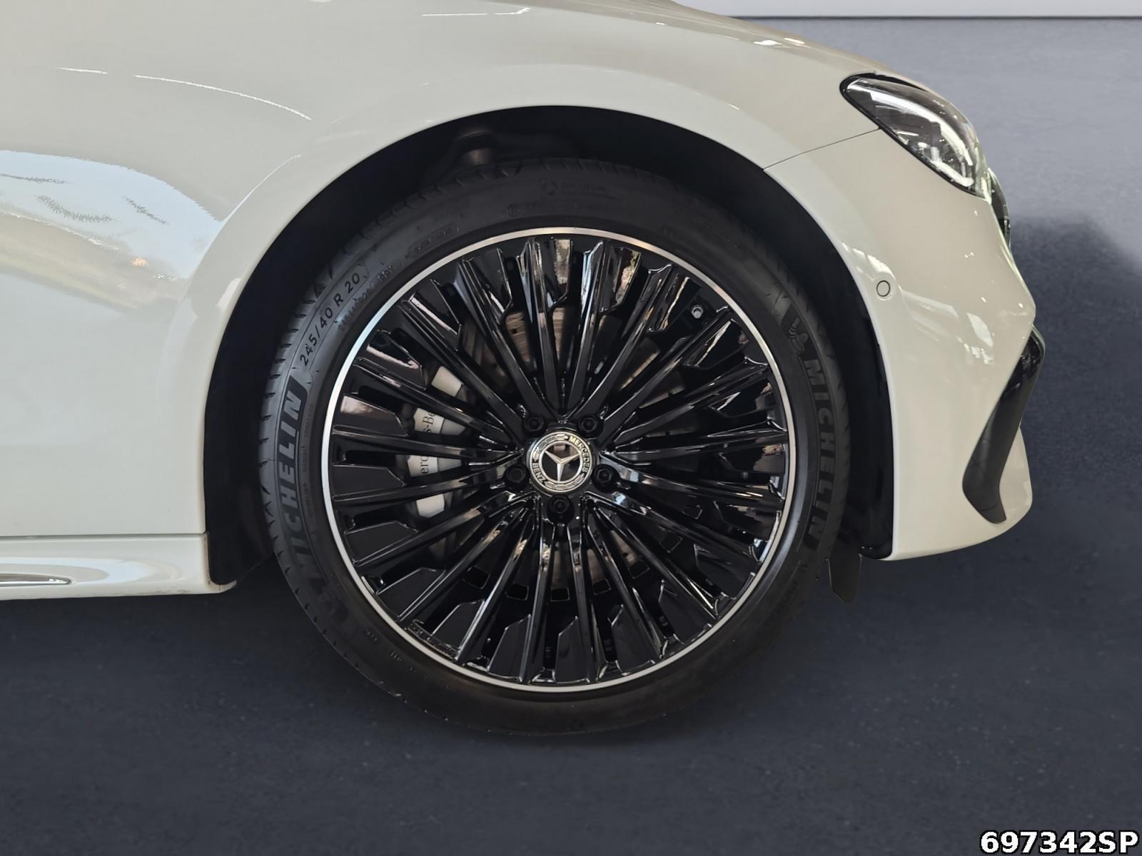 Fahrzeugabbildung Mercedes-Benz E 300 e AMG Pano BURMESTER Memory DIGITAL LIGHT.