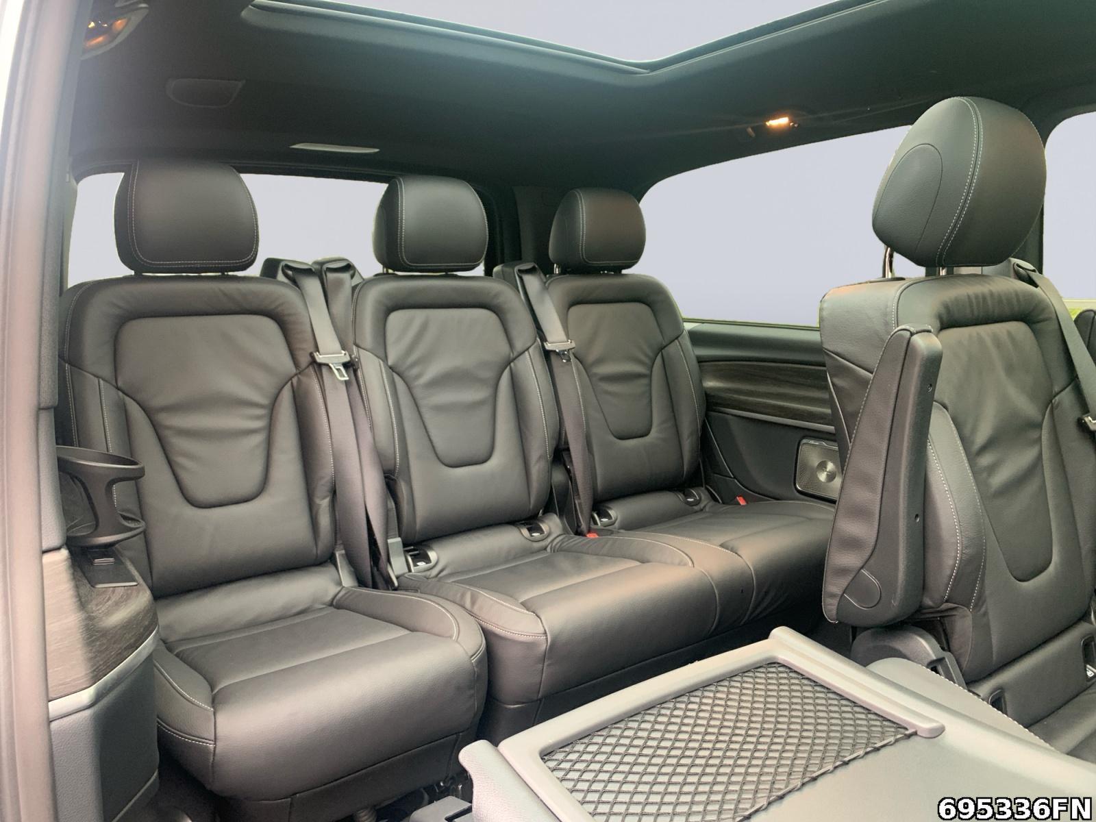 Fahrzeugabbildung Mercedes-Benz V 300 AVG/L *AIRMATIC*STANDHEIZ*PANO-DACH*AHK*