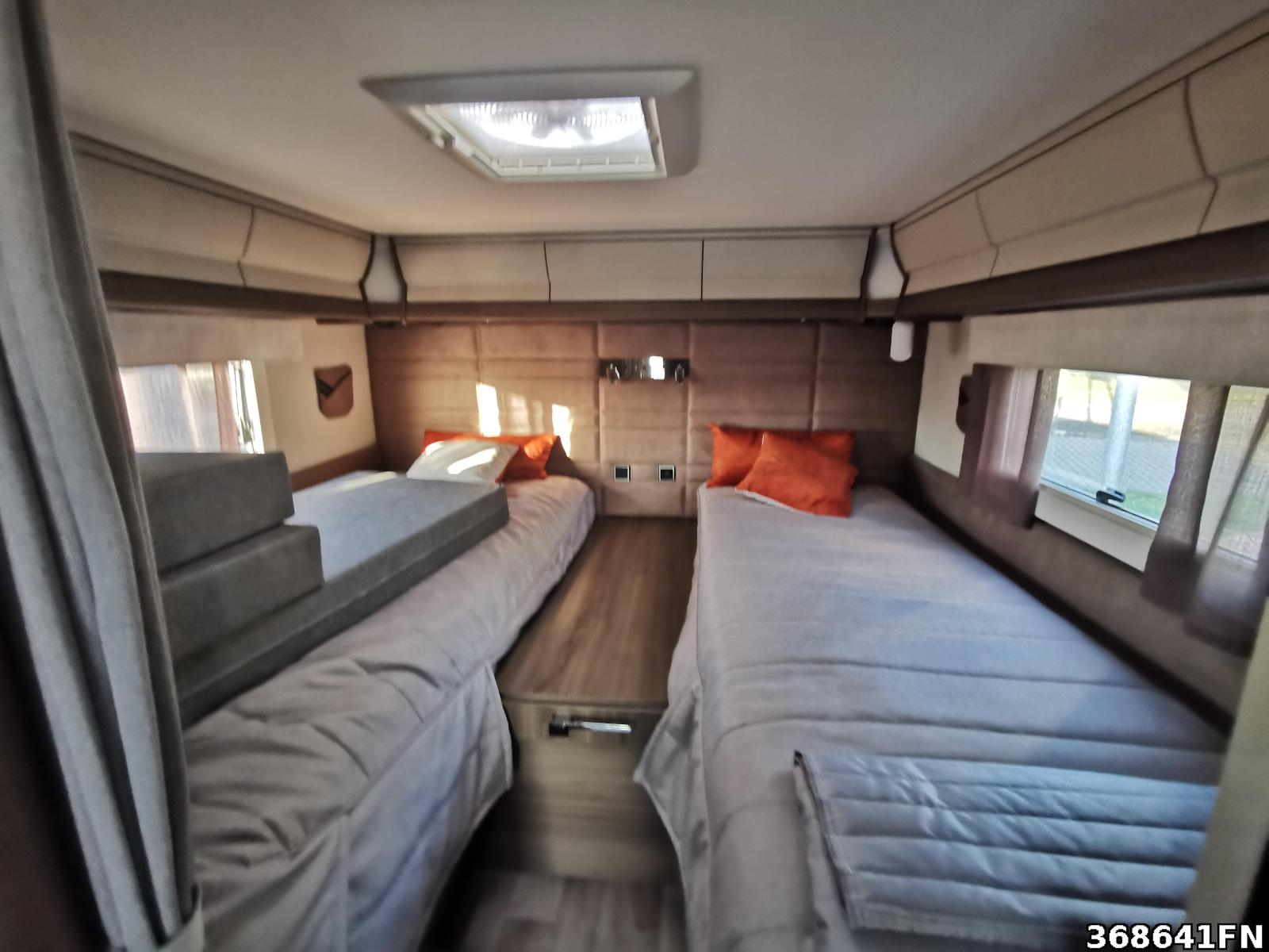 Fahrzeugabbildung Kabe Travel Master Crown i780 LGB / 760 AHK Solar