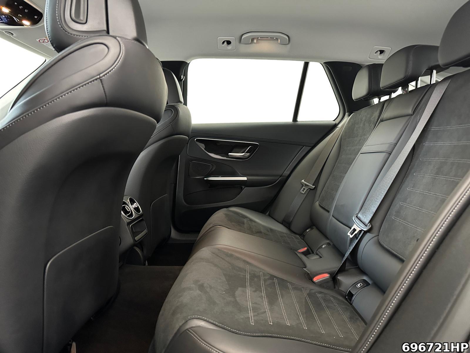 Fahrzeugabbildung Mercedes-Benz C 180 T AMG AHK Ambiente CarPlay Lenkradheiz .