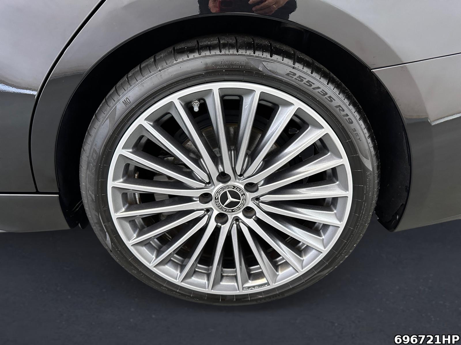 Fahrzeugabbildung Mercedes-Benz C 180 T AMG AHK Ambiente CarPlay Lenkradheiz .