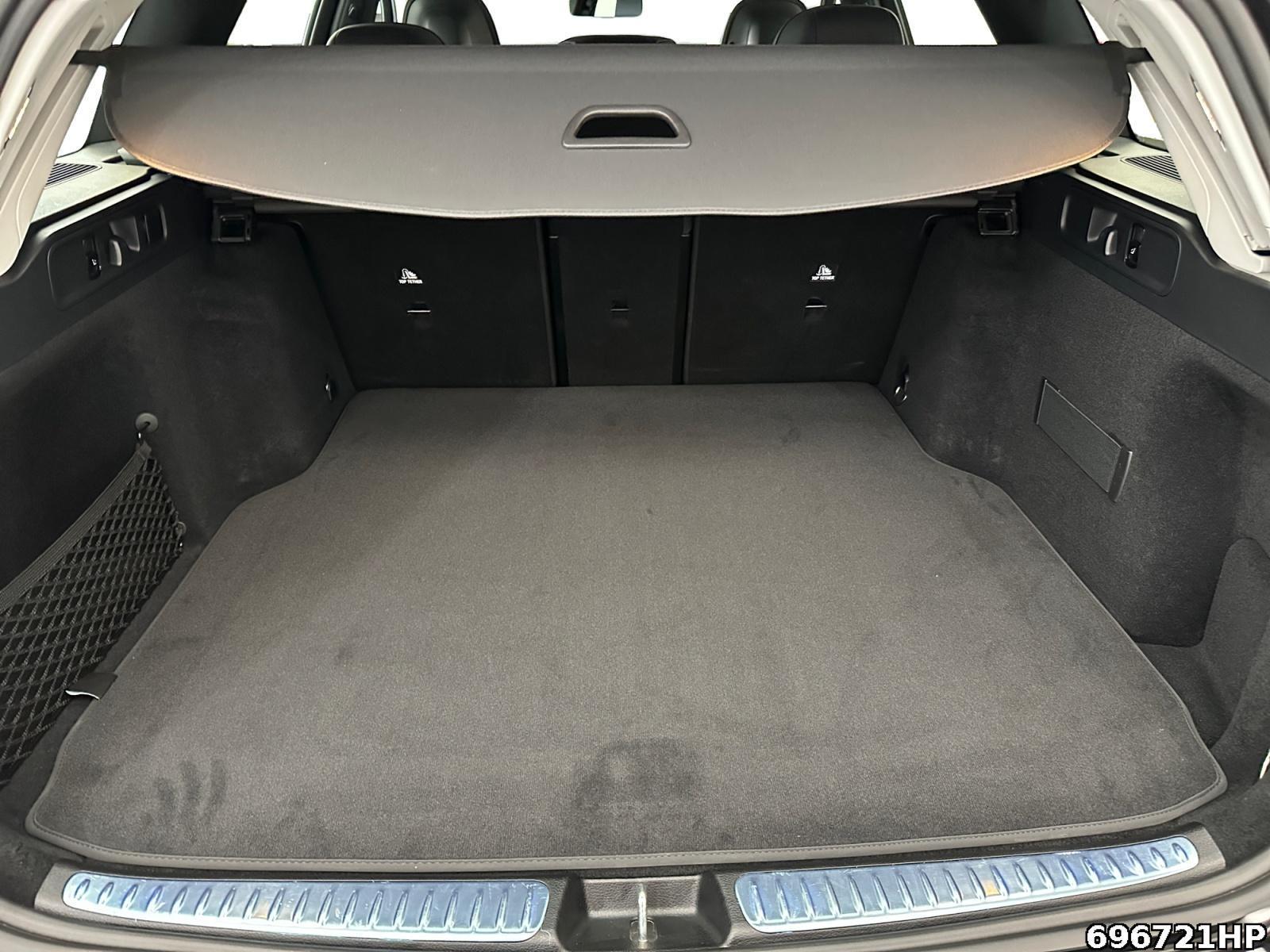 Fahrzeugabbildung Mercedes-Benz C 180 T AMG AHK Ambiente CarPlay Lenkradheiz .