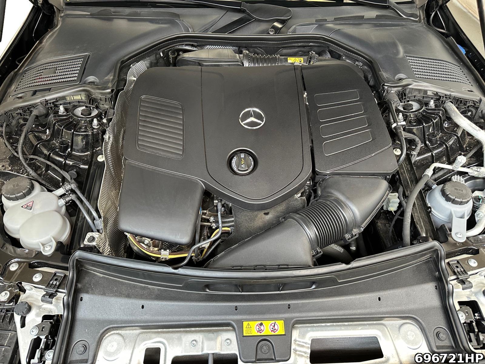 Fahrzeugabbildung Mercedes-Benz C 180 T AMG AHK Ambiente CarPlay Lenkradheiz .