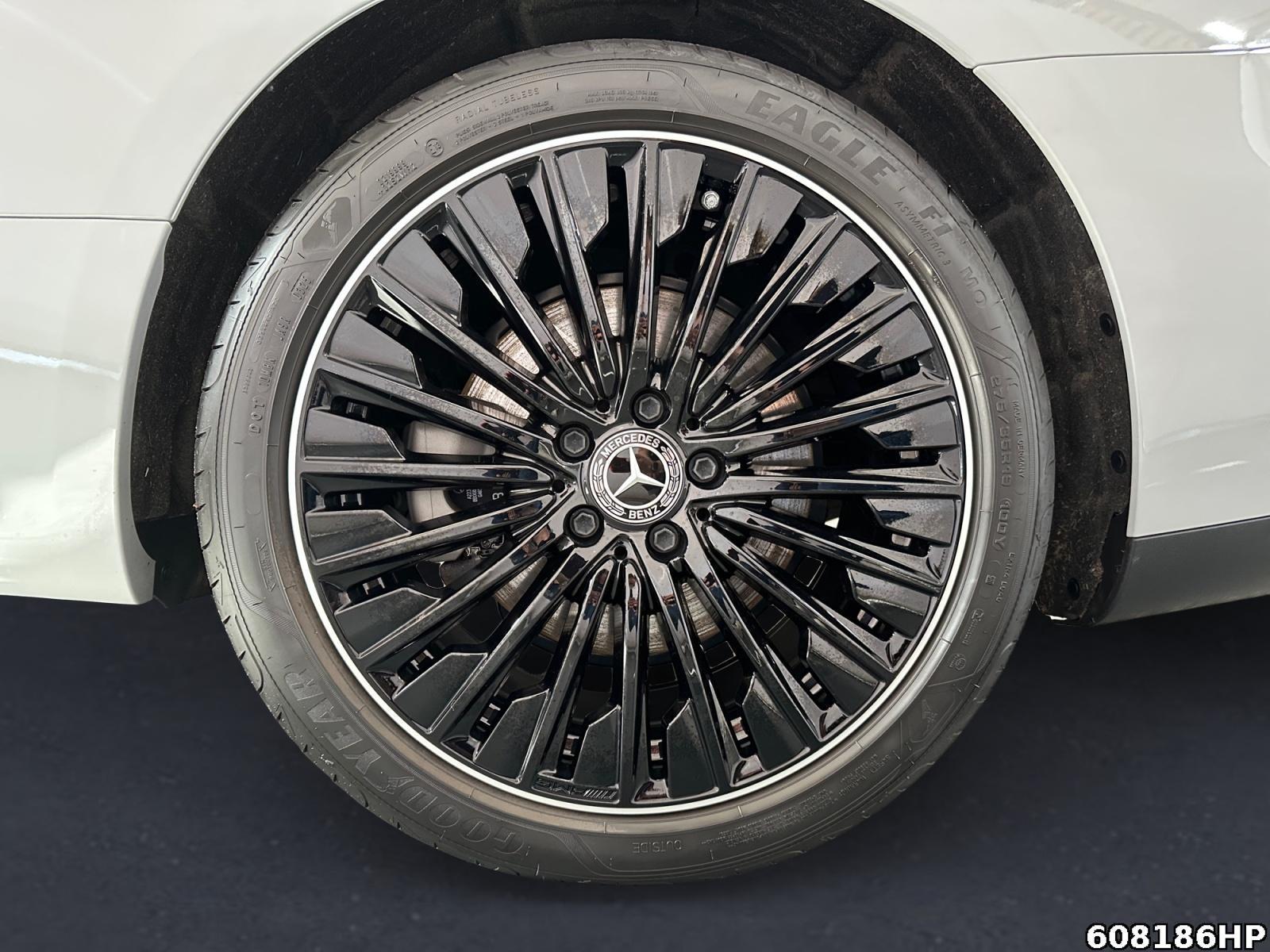 Fahrzeugabbildung Mercedes-Benz CLE 300 e AMG Pano Digital Light Burmester Night