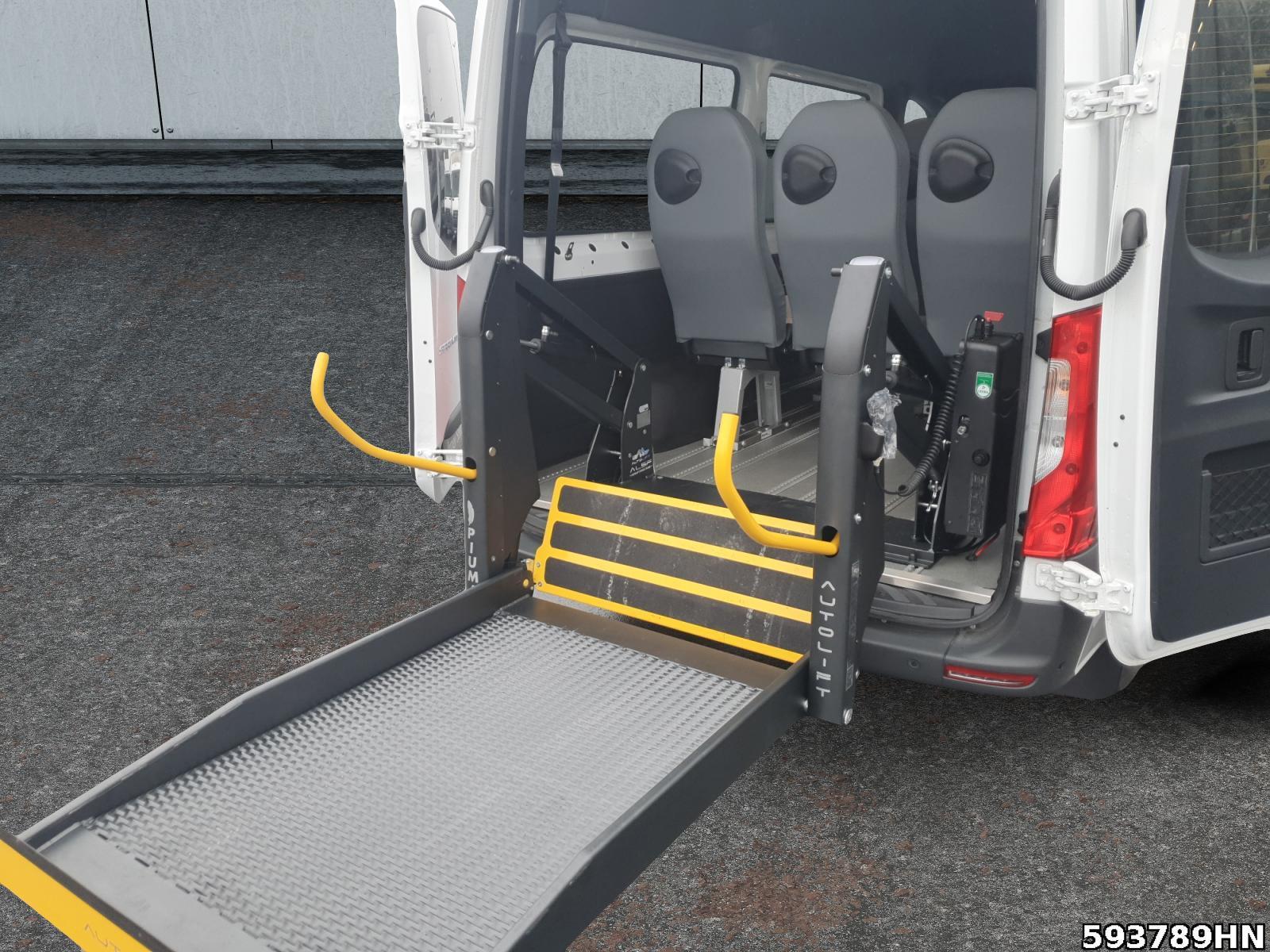 Fahrzeugabbildung Mercedes-Benz Sprinter 317 Mobilität L2H2 Rollstuhl*Lift*E-Stu