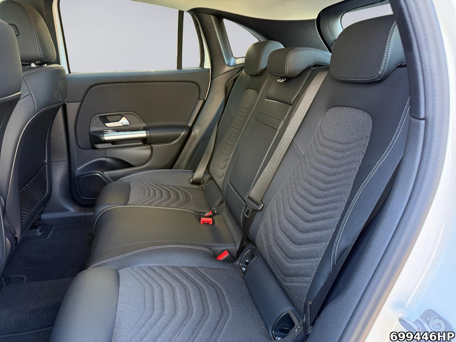 Fahrzeugabbildung Mercedes-Benz EQA Progressive Kamera Totw. Ambiente CarPl