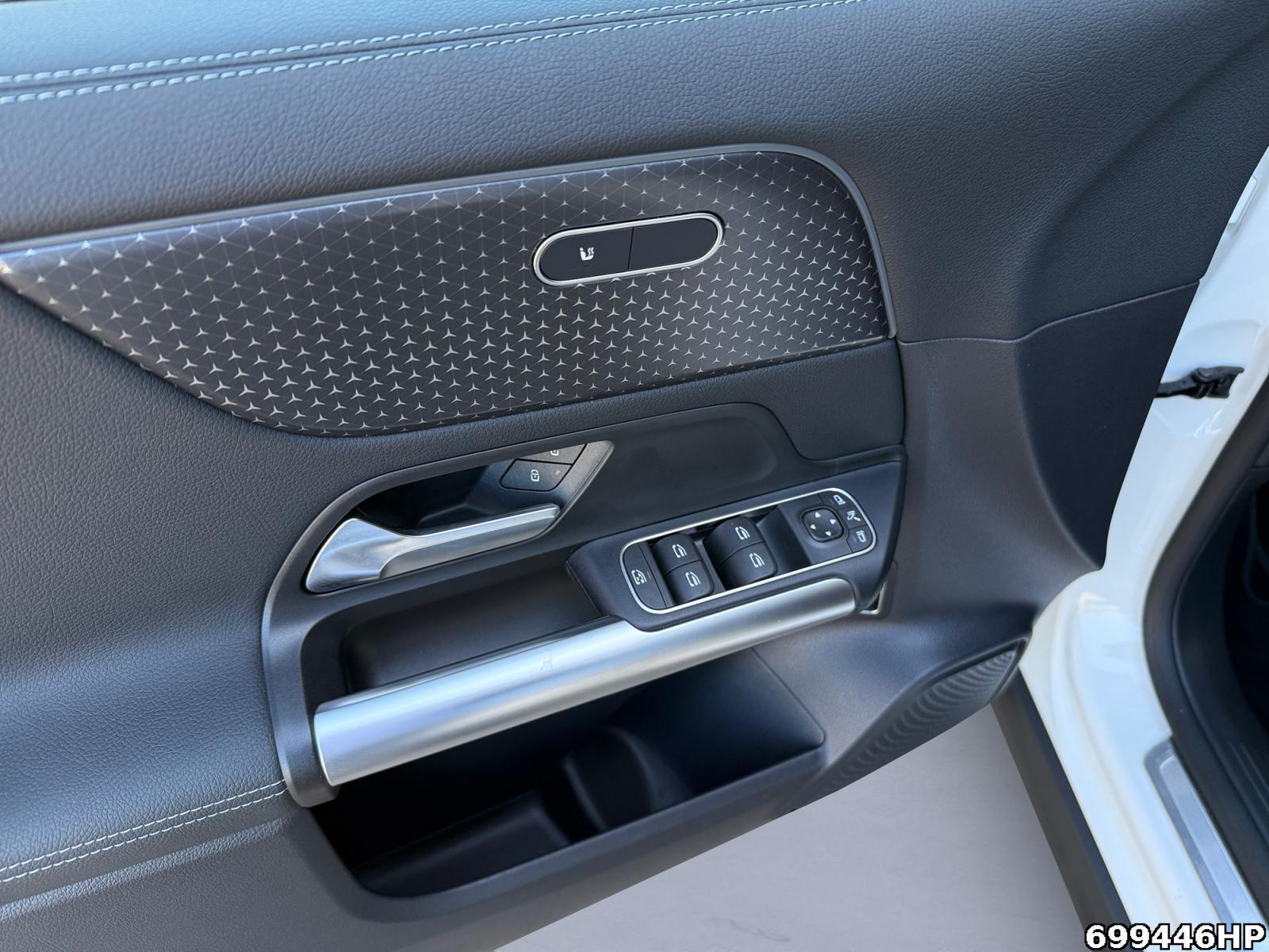 Fahrzeugabbildung Mercedes-Benz EQA Progressive Kamera Totw. Ambiente CarPl