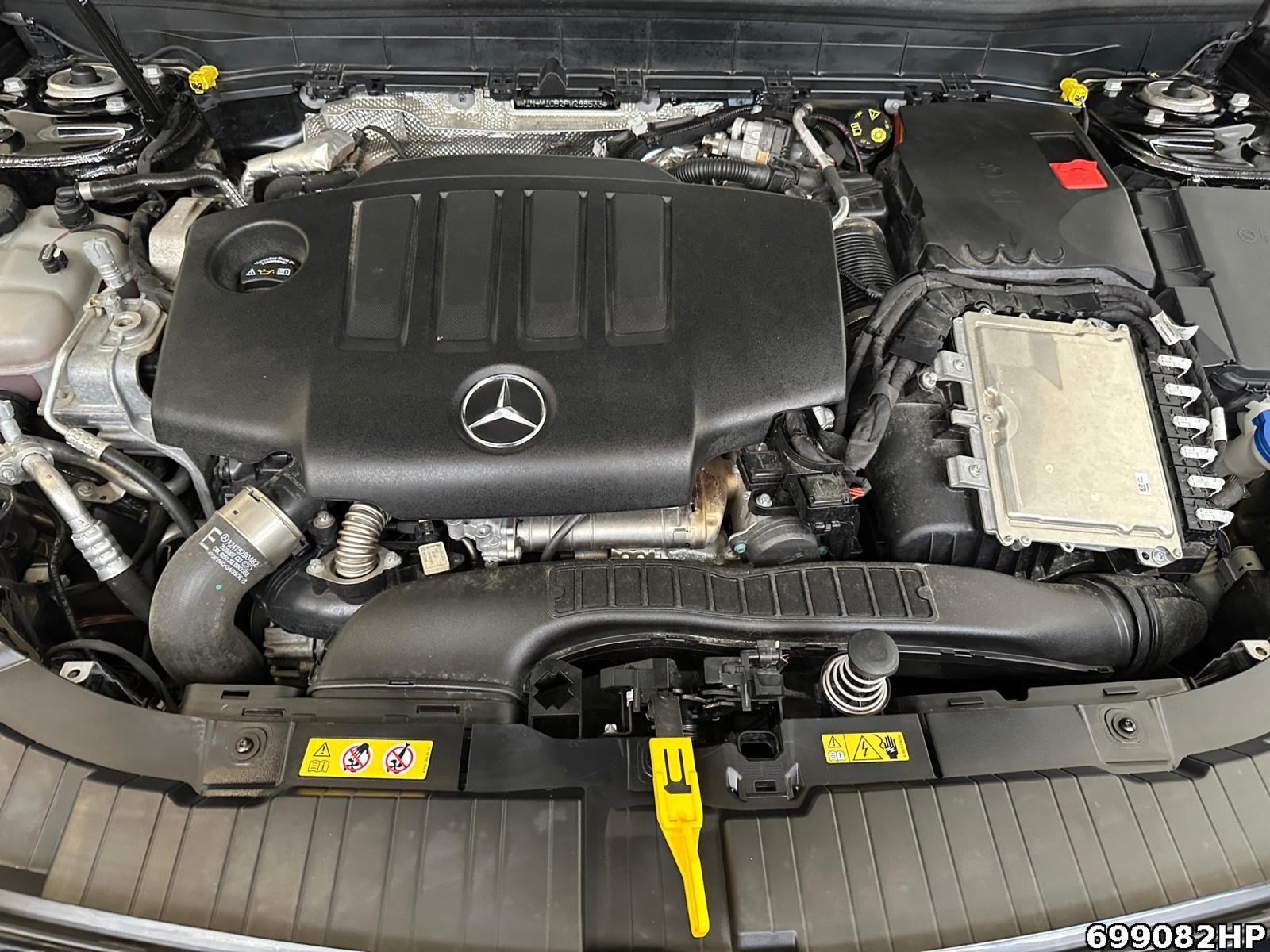 Fahrzeugabbildung Mercedes-Benz GLB 200 d AMG Night Pano AHK CarPlay Kamera 18
