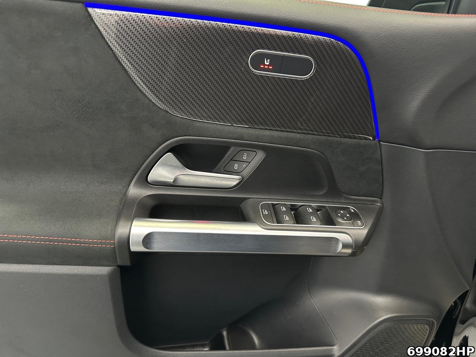 Fahrzeugabbildung Mercedes-Benz GLB 200 d AMG Night Pano AHK CarPlay Kamera 18