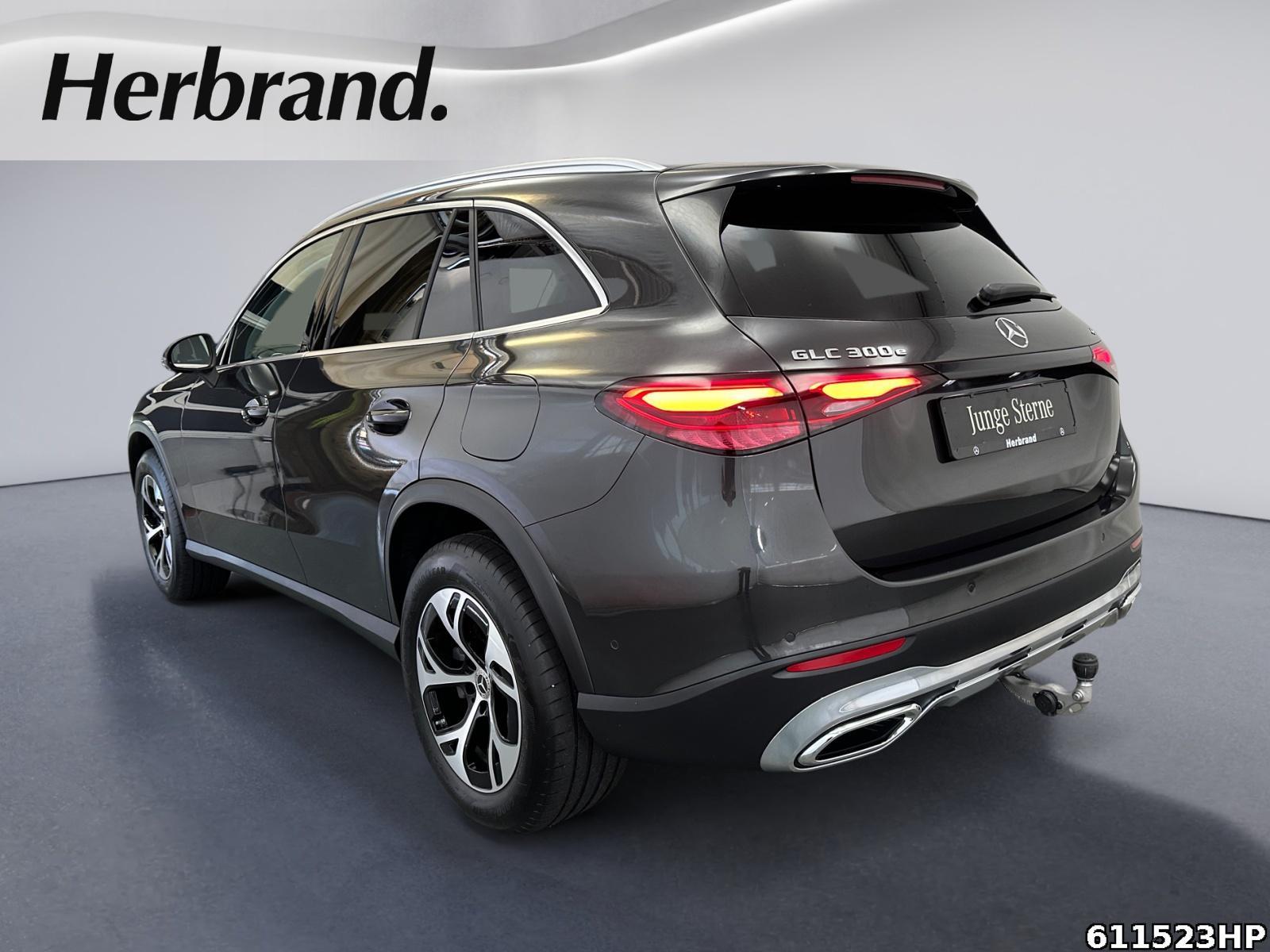 Fahrzeugabbildung Mercedes-Benz GLC 300 e 4M Avantgarde AHK Distronic 360° LED.