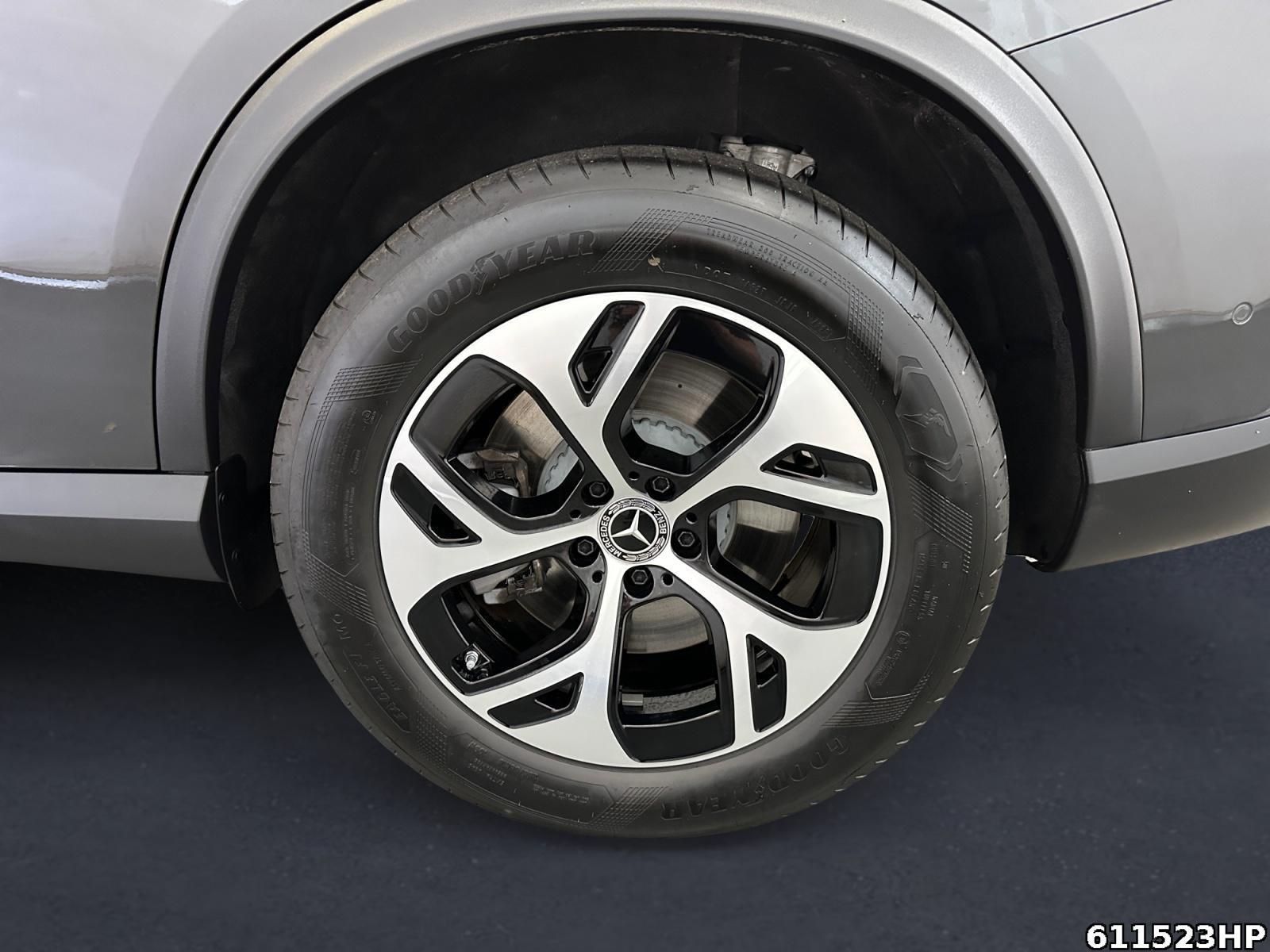 Fahrzeugabbildung Mercedes-Benz GLC 300 e 4M Avantgarde AHK Distronic 360° LED.