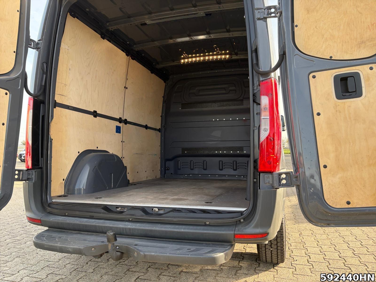 Fahrzeugabbildung Mercedes-Benz Sprinter 214 CDI *L1H1*AHK*Klima*Navi*Kamera*