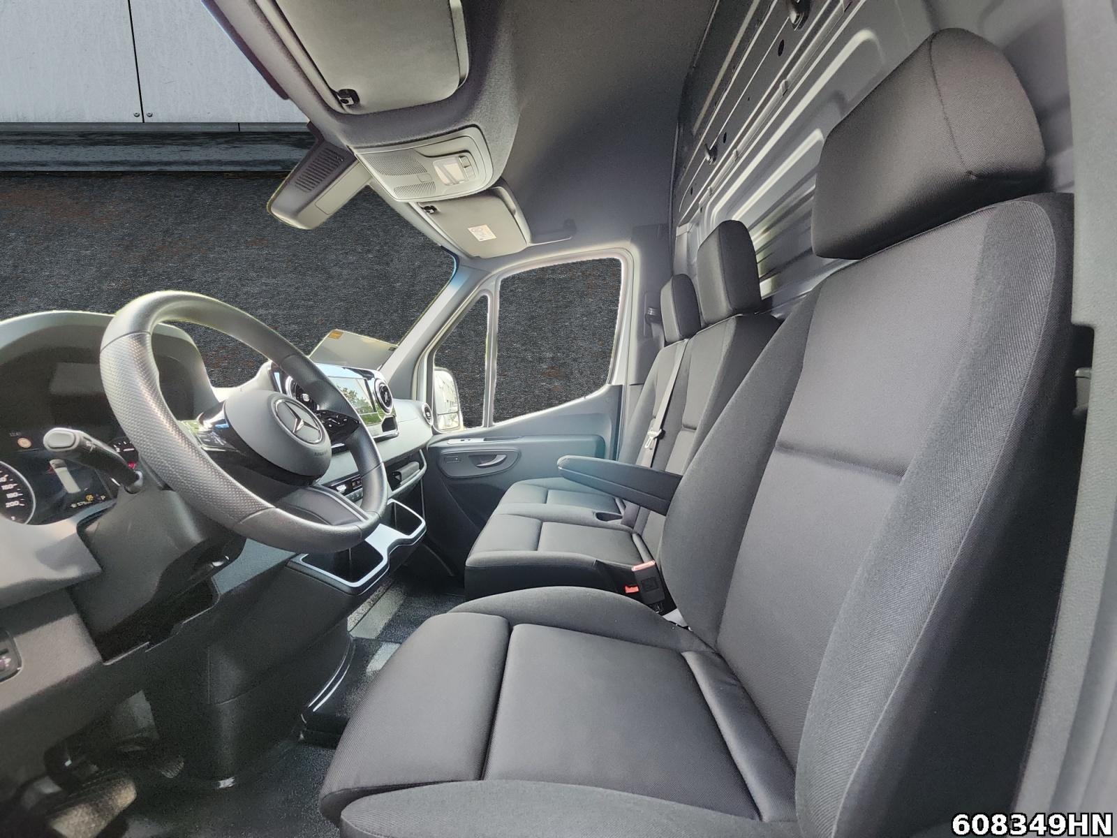 Fahrzeugabbildung Mercedes-Benz Sprinter 317 CDI Kasten*L2H2*360Kamera*Schwings