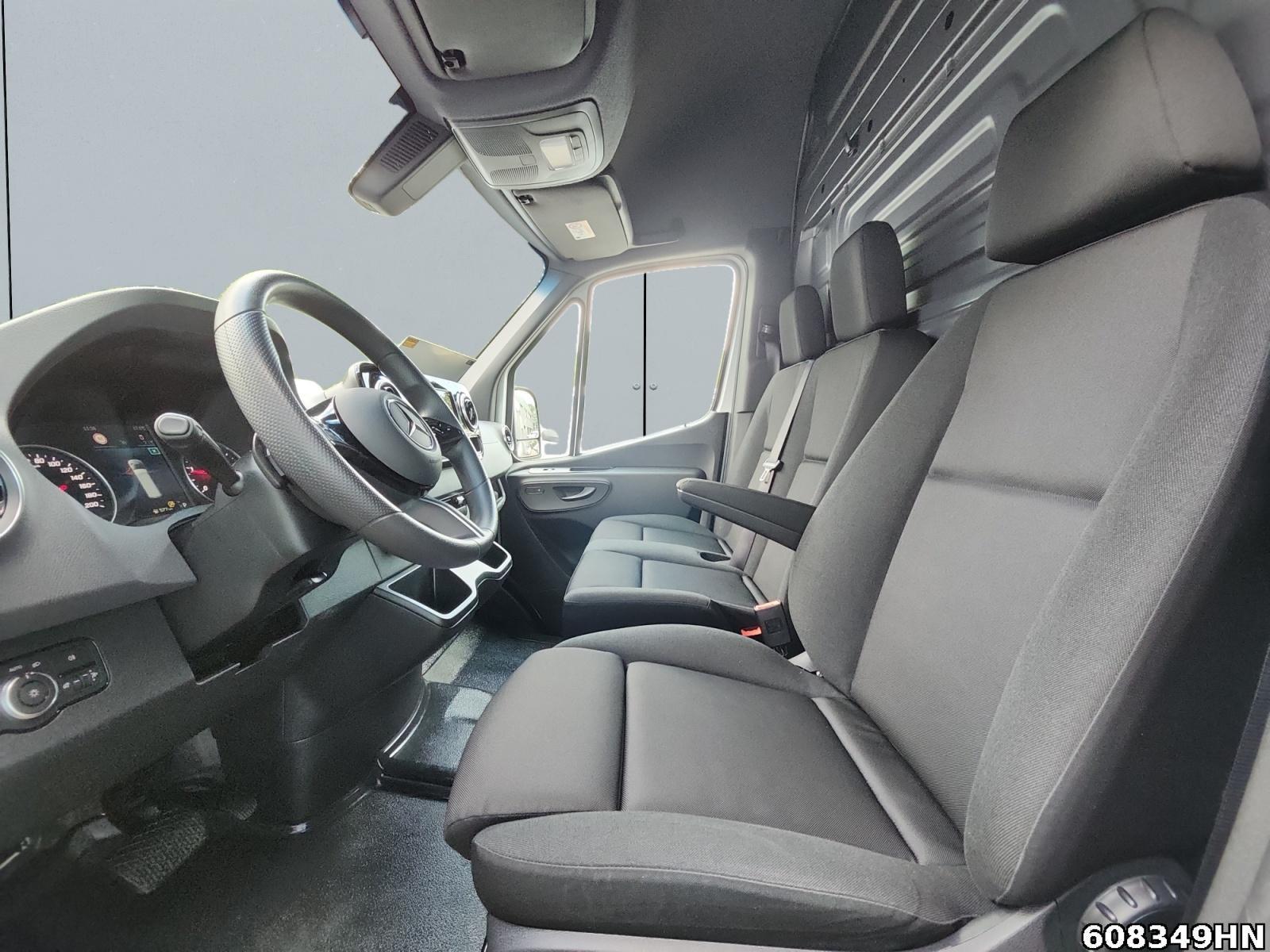 Fahrzeugabbildung Mercedes-Benz Sprinter 317 CDI Kasten*L2H2*360Kamera*Schwings