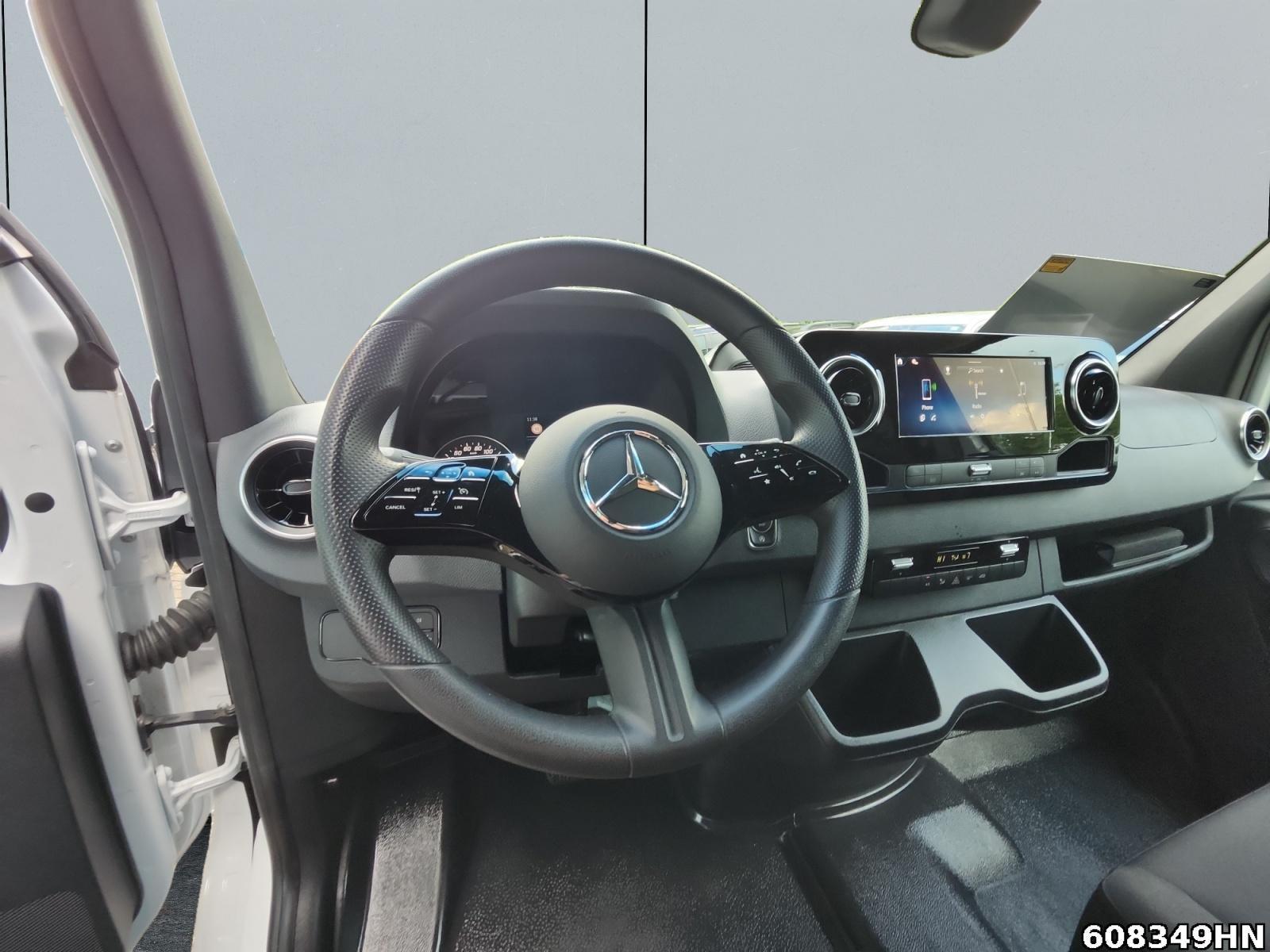 Fahrzeugabbildung Mercedes-Benz Sprinter 317 CDI Kasten*L2H2*360Kamera*Schwings