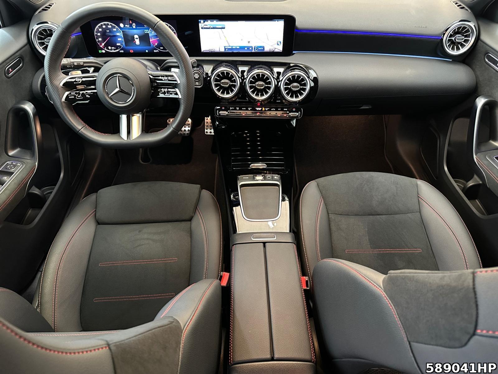 Fahrzeugabbildung Mercedes-Benz A 200 AMG AHK Night Distronic KeylessGO Sitzhzg