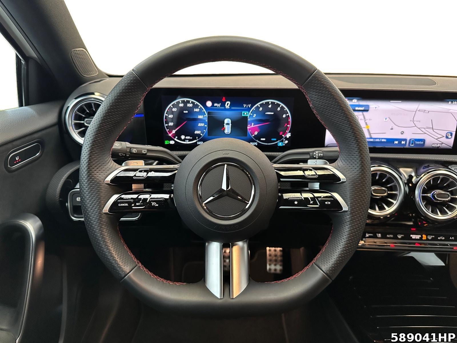 Fahrzeugabbildung Mercedes-Benz A 200 AMG AHK Night Distronic KeylessGO Sitzhzg
