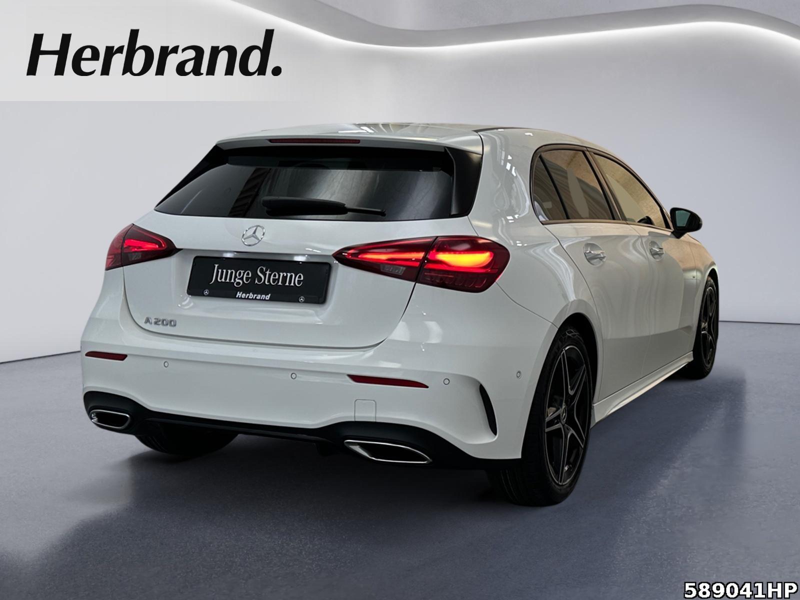 Fahrzeugabbildung Mercedes-Benz A 200 AMG AHK Night Distronic KeylessGO Sitzhzg