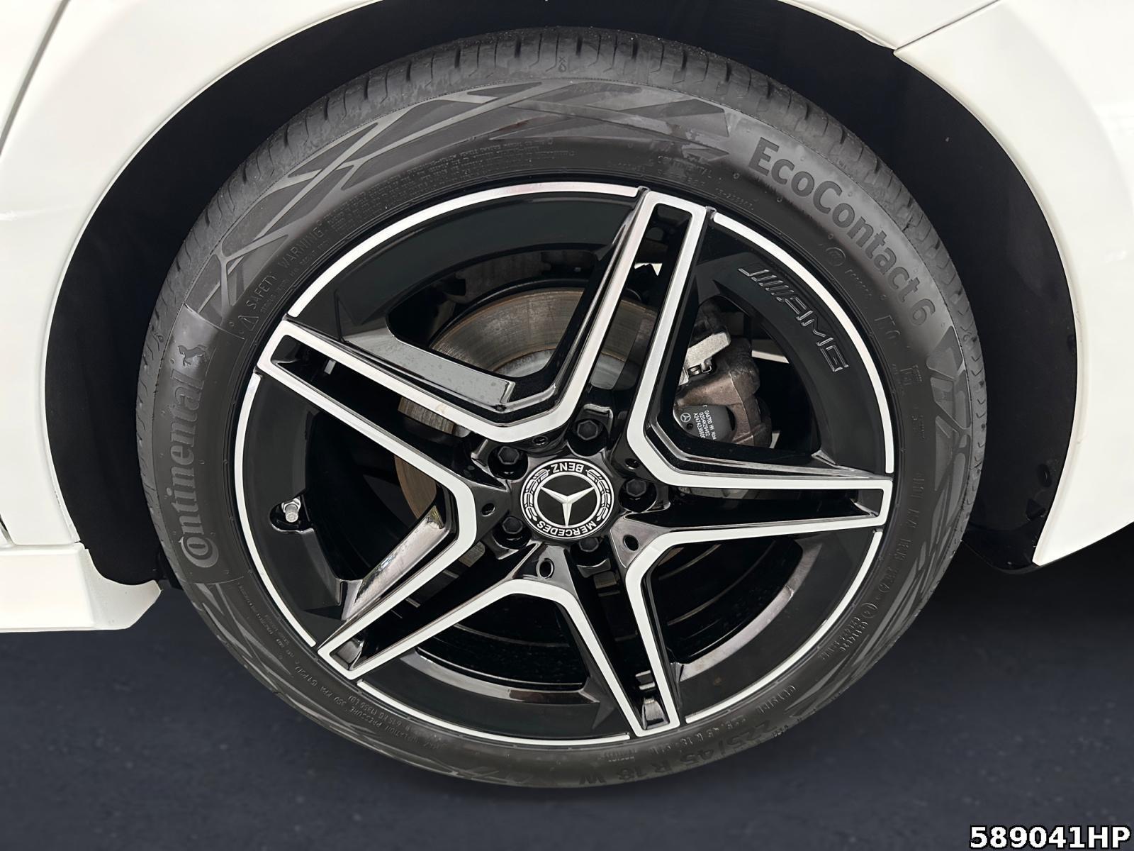 Fahrzeugabbildung Mercedes-Benz A 200 AMG AHK Night Distronic KeylessGO Sitzhzg