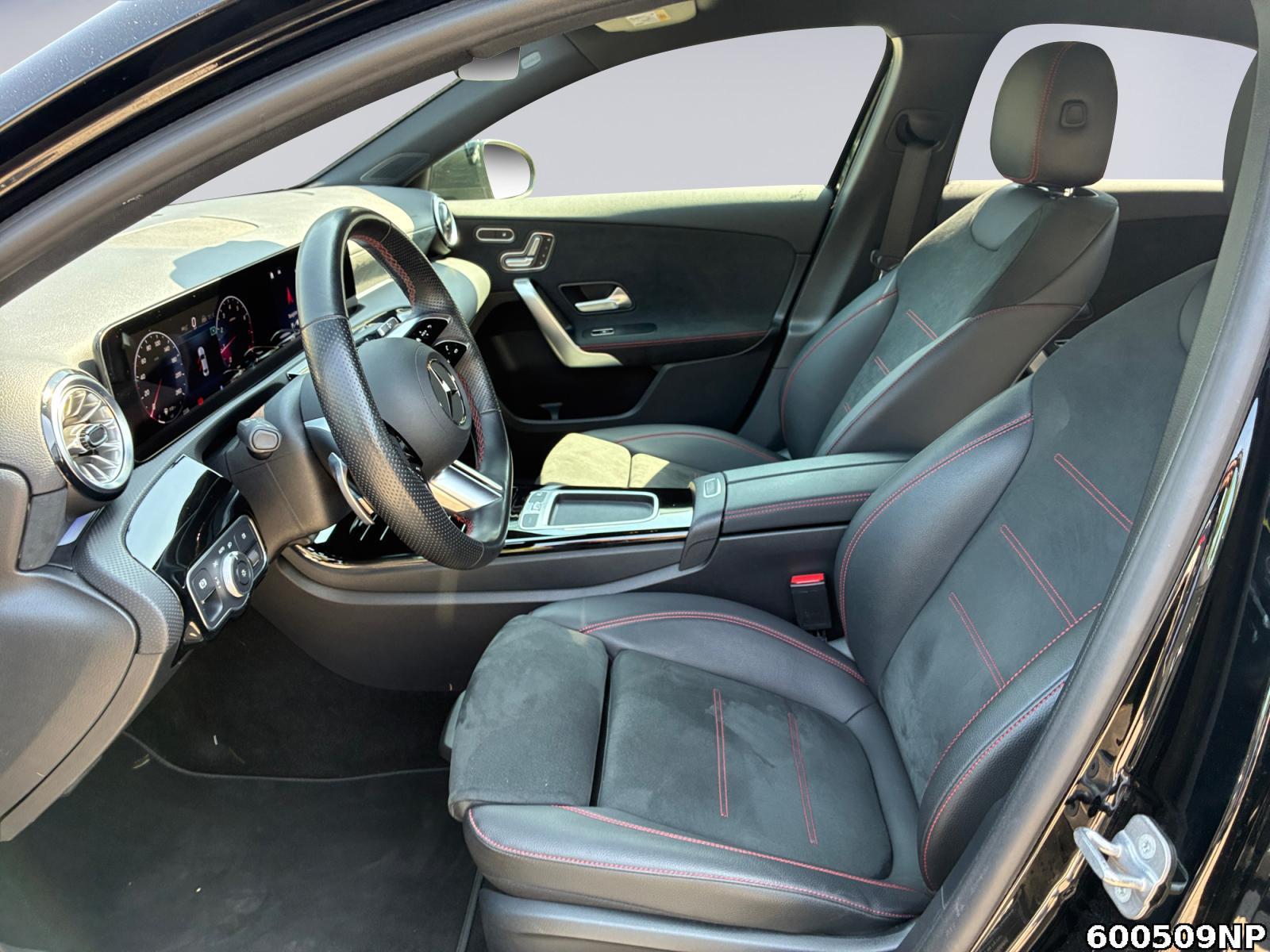Fahrzeugabbildung Mercedes-Benz A 220 4M AMG