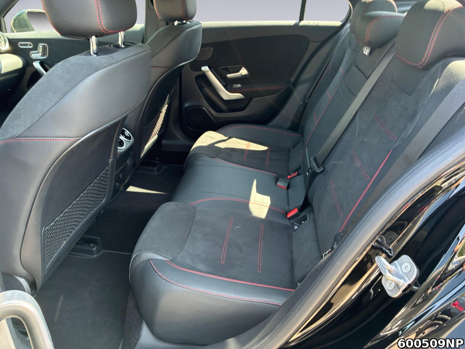 Fahrzeugabbildung Mercedes-Benz A 220 4M AMG