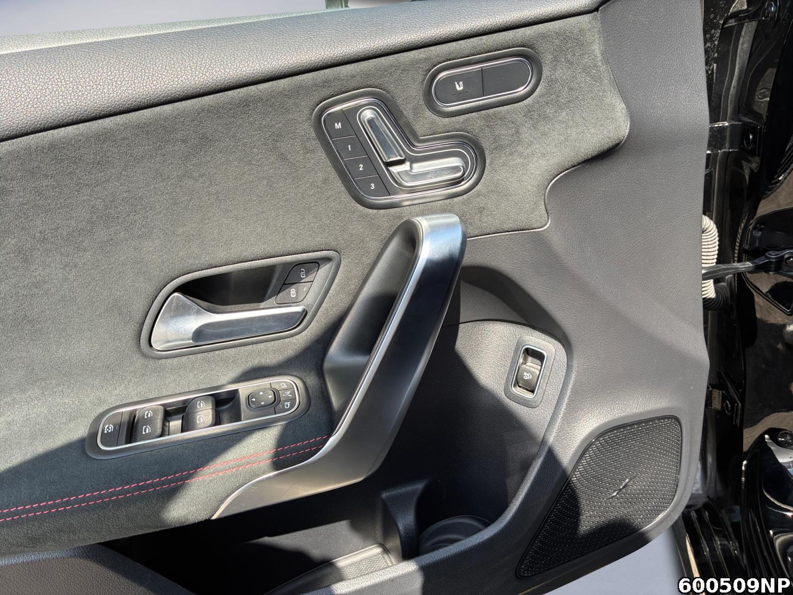 Fahrzeugabbildung Mercedes-Benz A 220 4M AMG